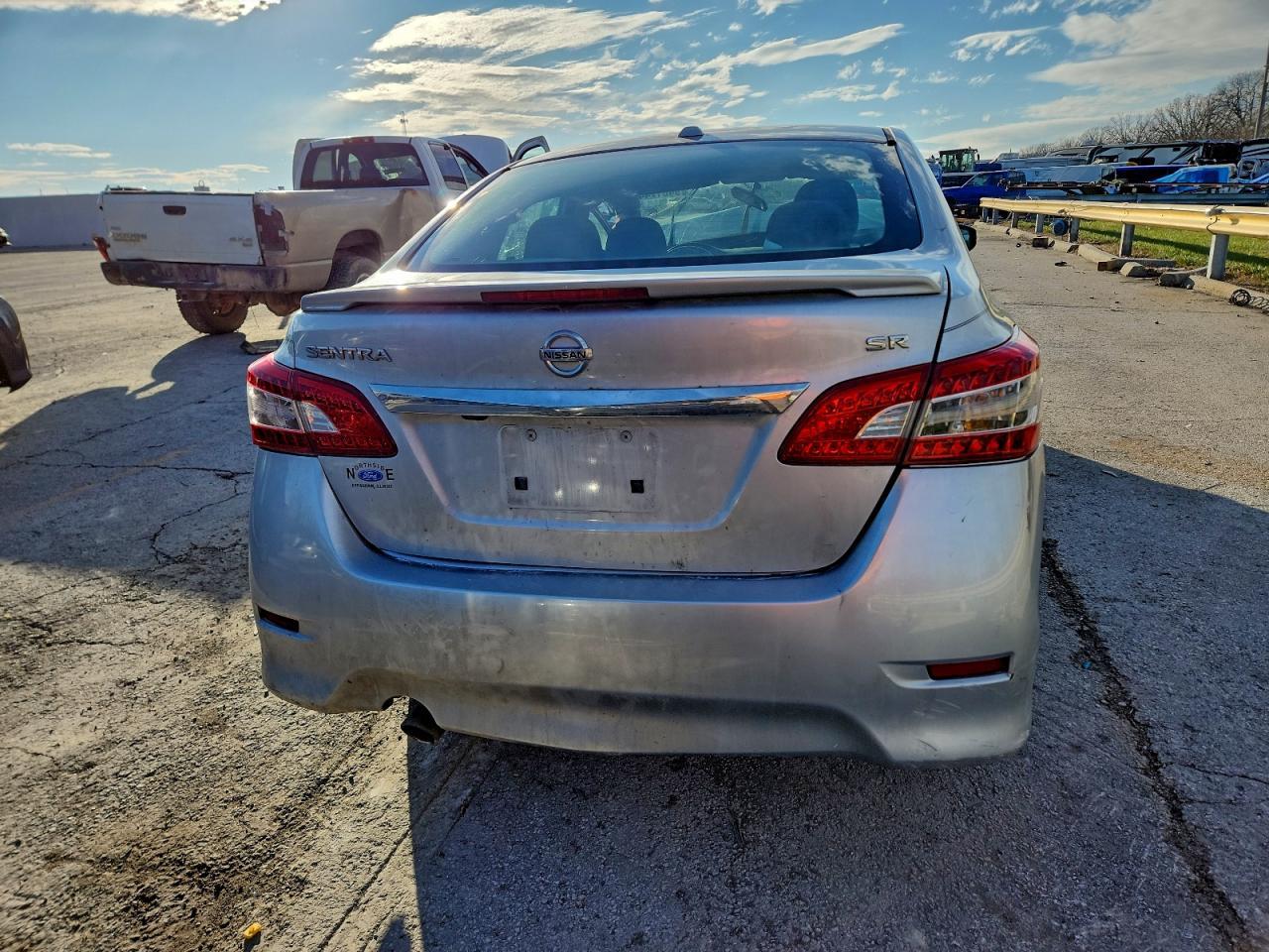 2015 Nissan Sentra S - Фото 6