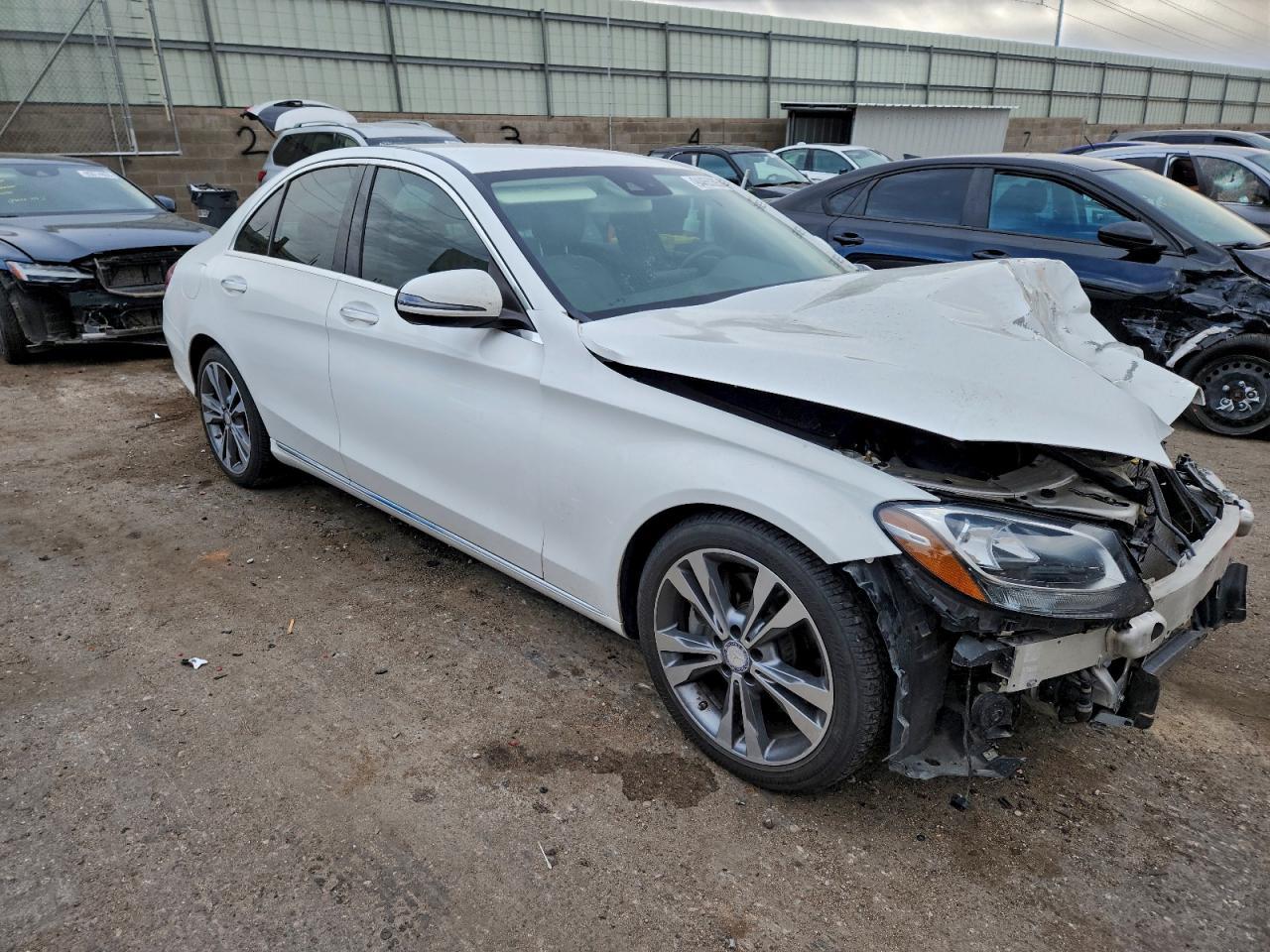 2017 Mercedes-Benz C 300 - Фото 4