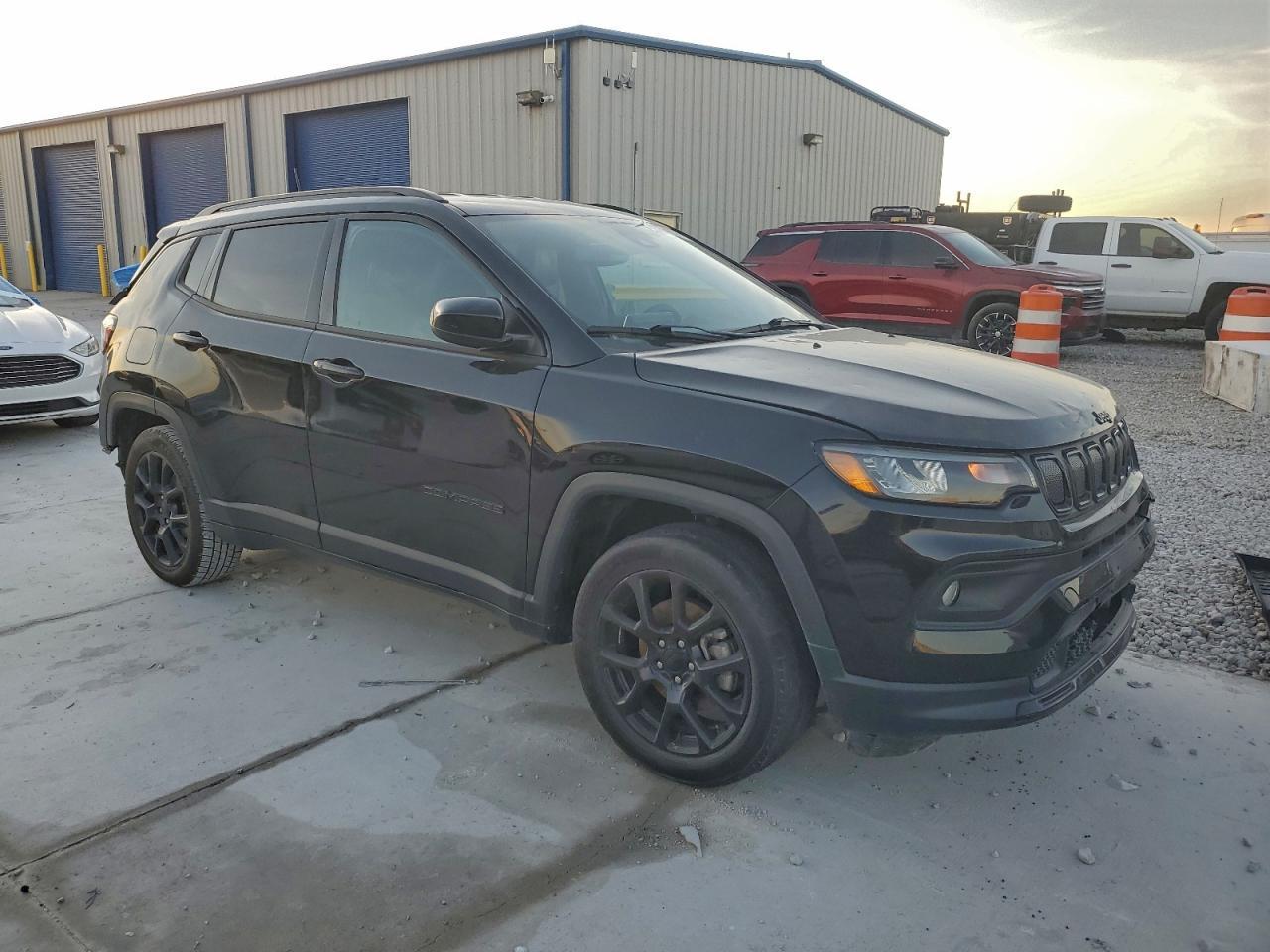 2022 Jeep Compass Latitude - Image 4