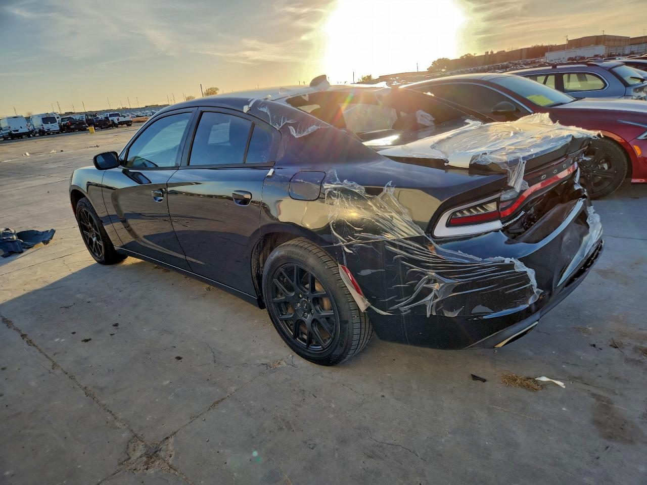 2016 Dodge Charger Sxt - Фото 2