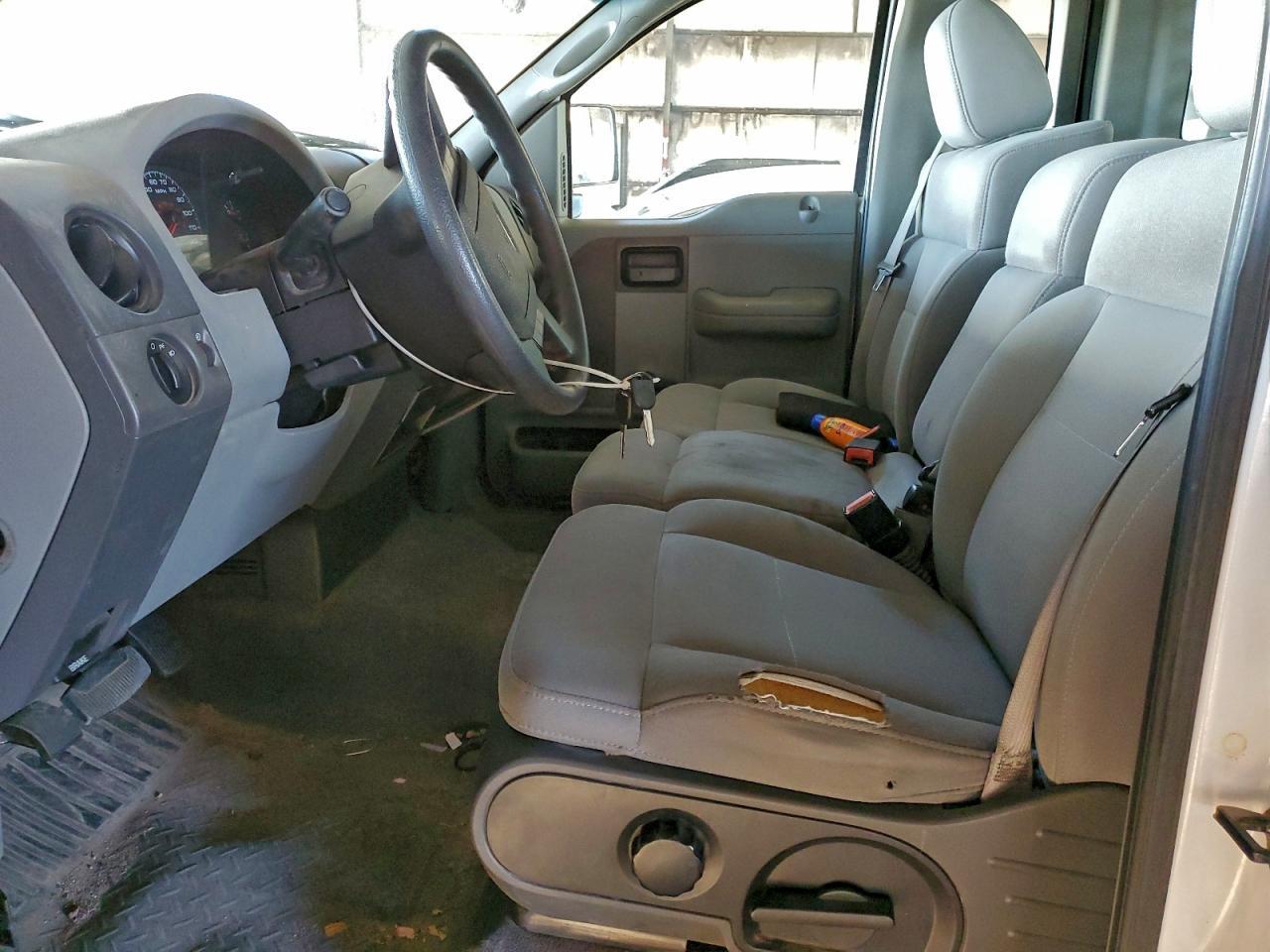 2006 Ford F150 - Image 7