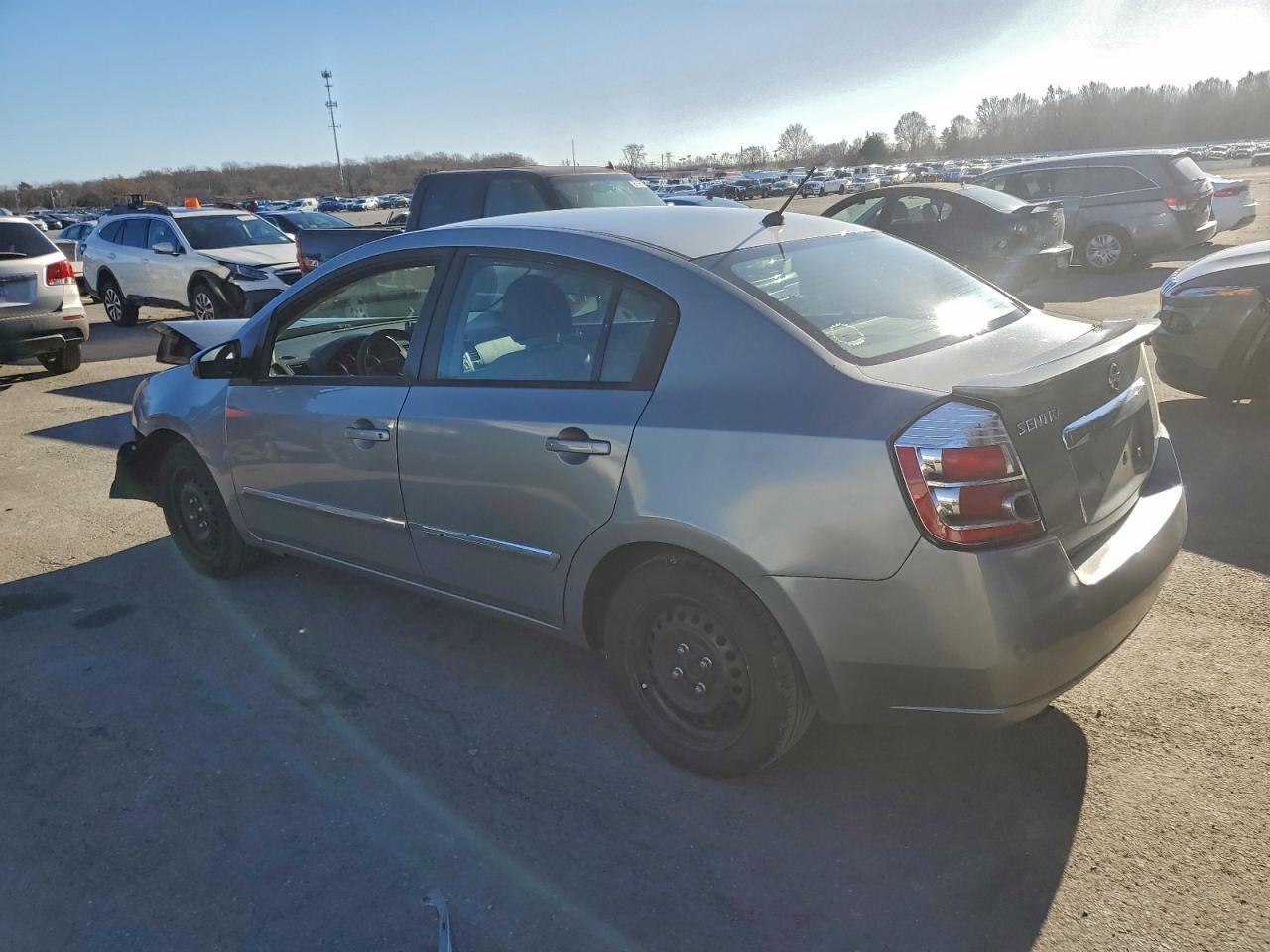 2012 Nissan Sentra 2.0 - Фото 2