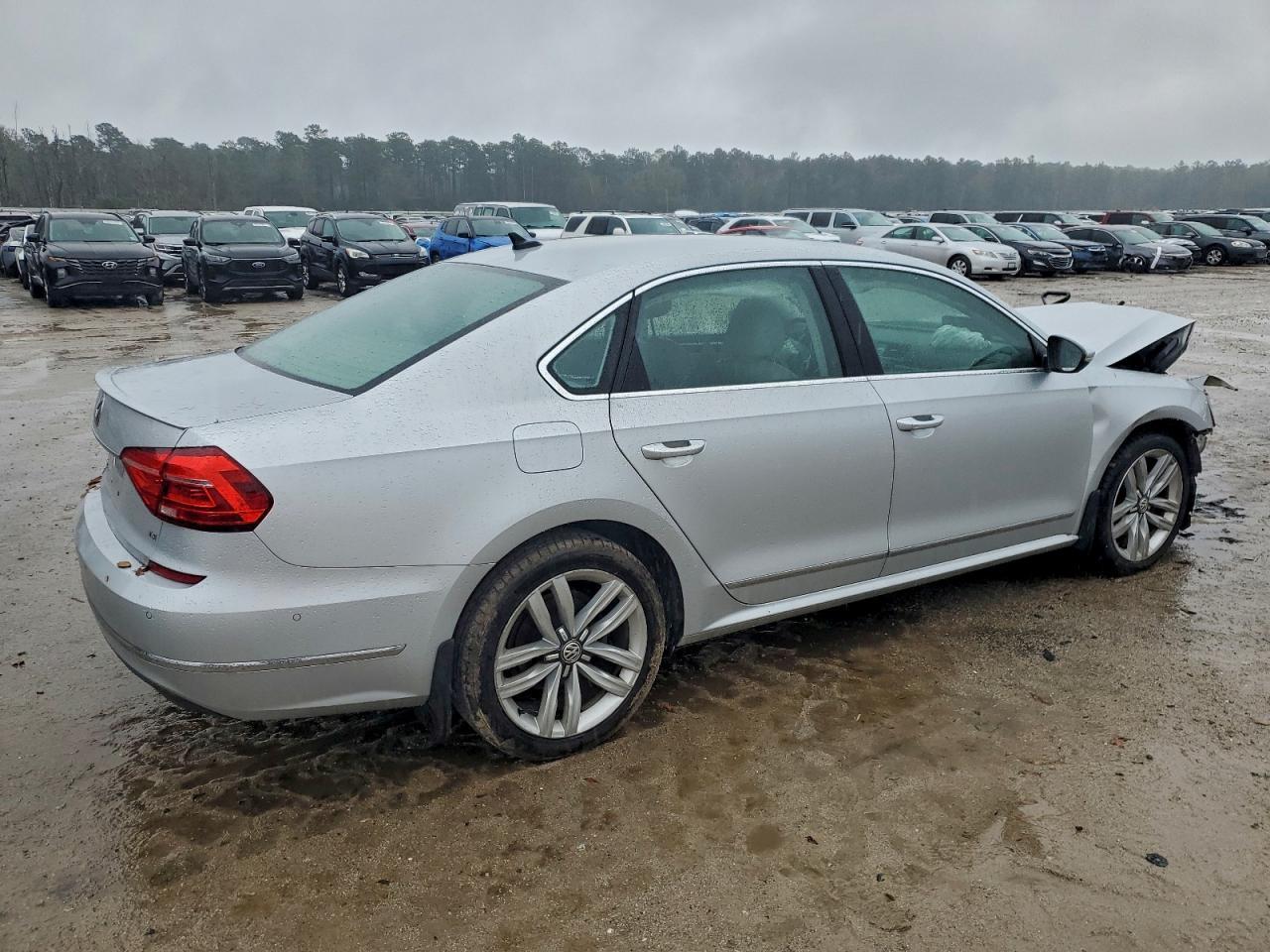 2016 Volkswagen Passat Sel - Фото 3