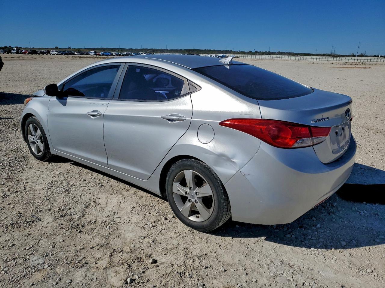 2012 Hyundai Elantra Gls - Image 2