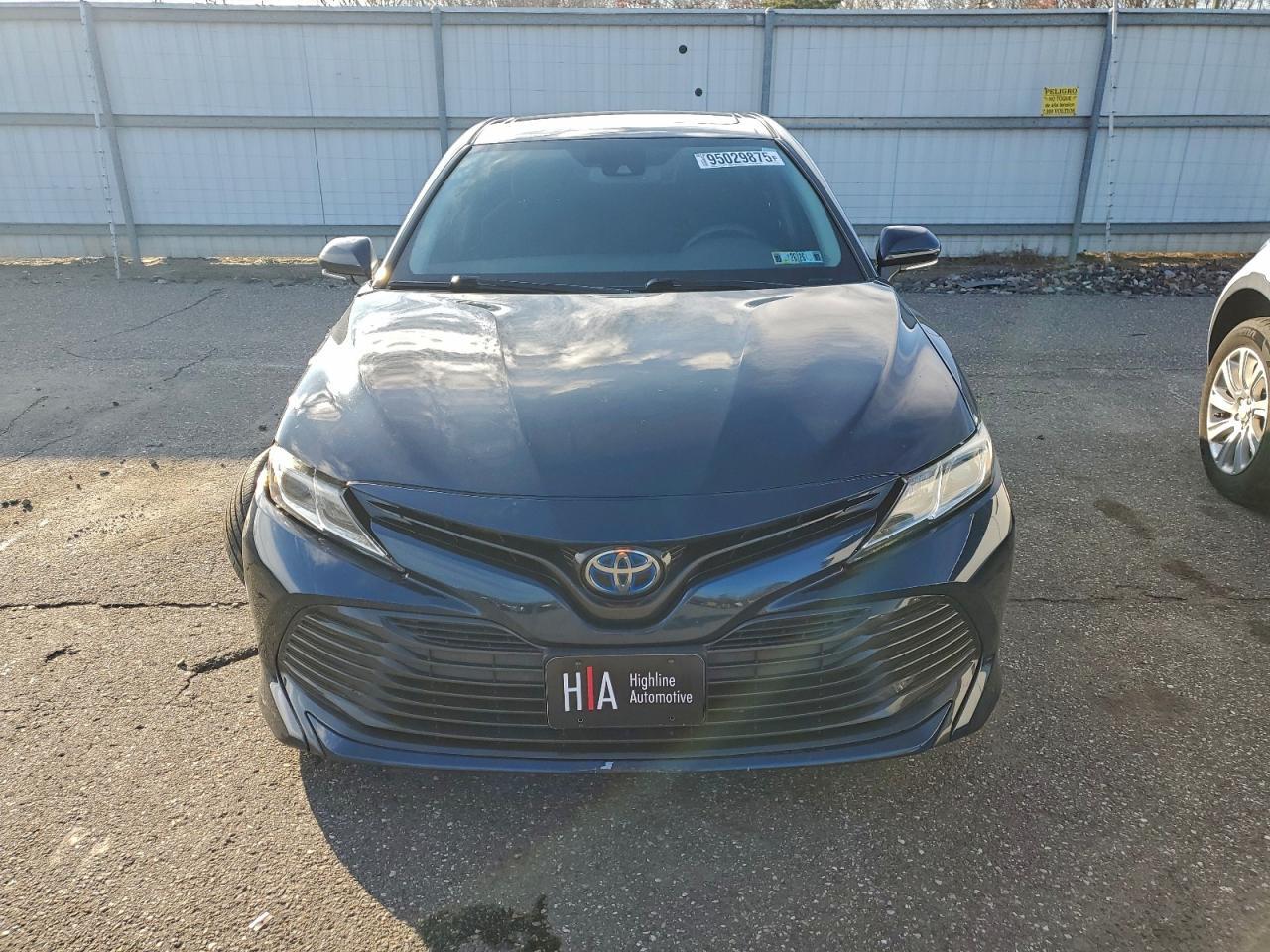 2019 Toyota Camry Le - Фото 5