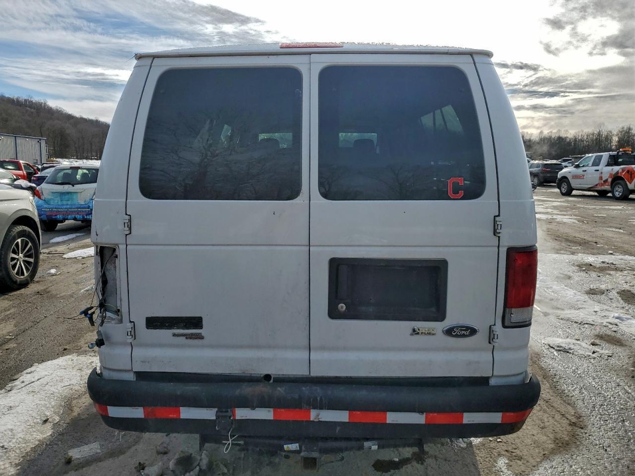 2011 Ford Econoline E350 Super Duty Wagon - Фото 6