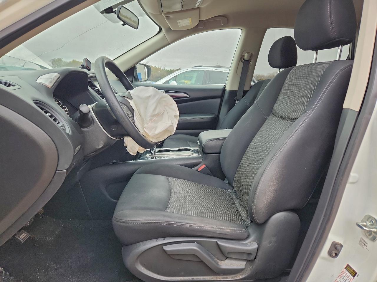 2019 Nissan Pathfinder S - Image 7