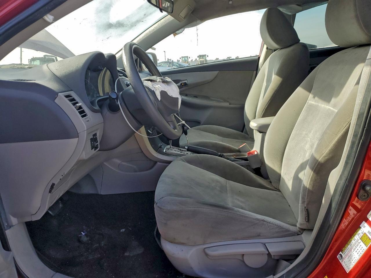 2010 Toyota Corolla Base - Фото 7