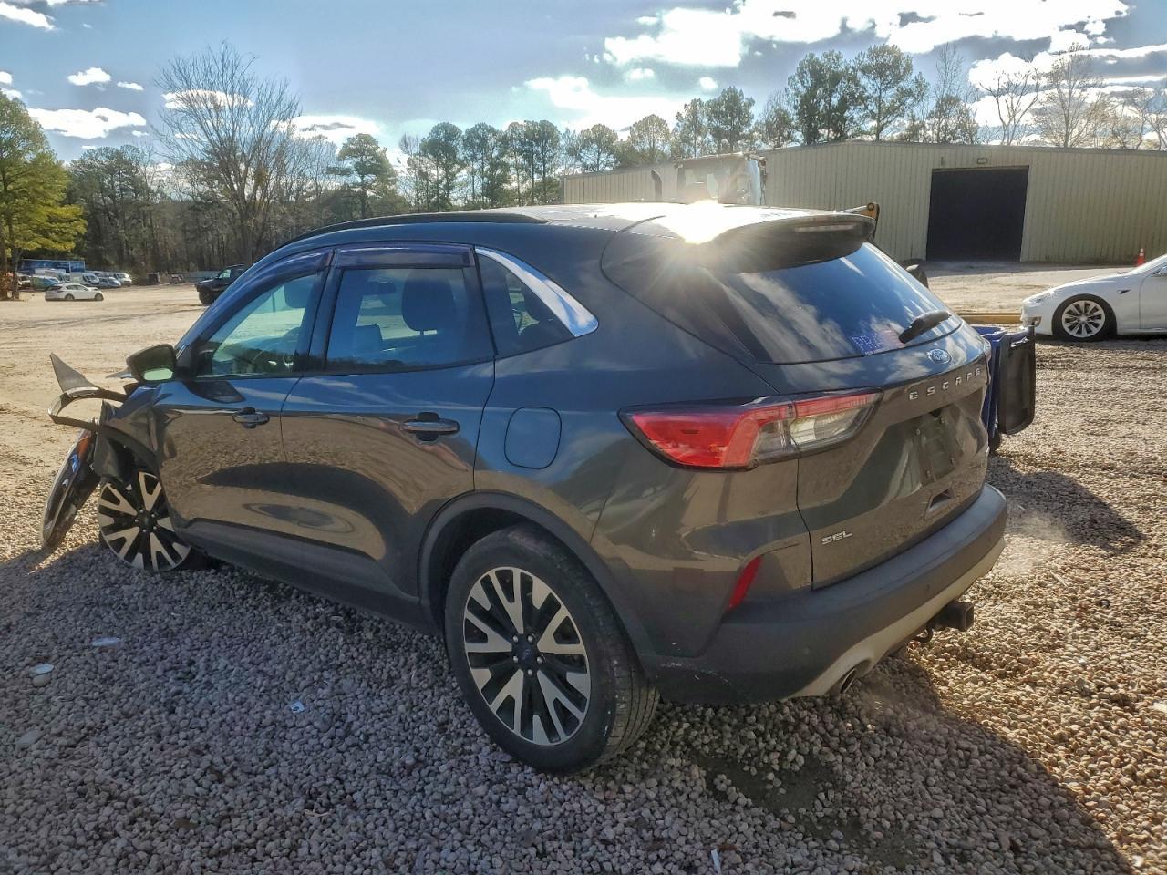 2020 Ford Escape Sel - Фото 2