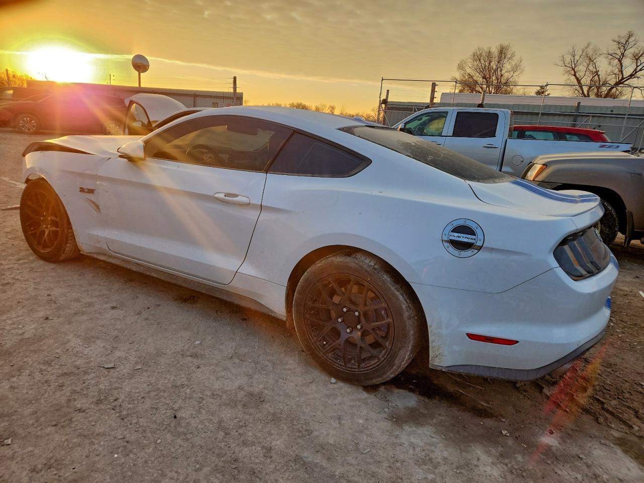 2019 Ford Mustang - Фото 2