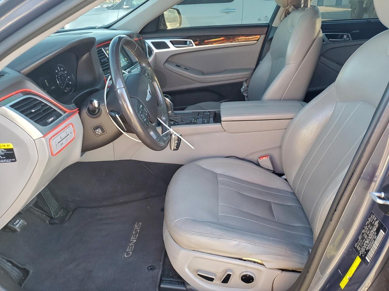 2015 Hyundai Genesis 3.8L - Фото 7