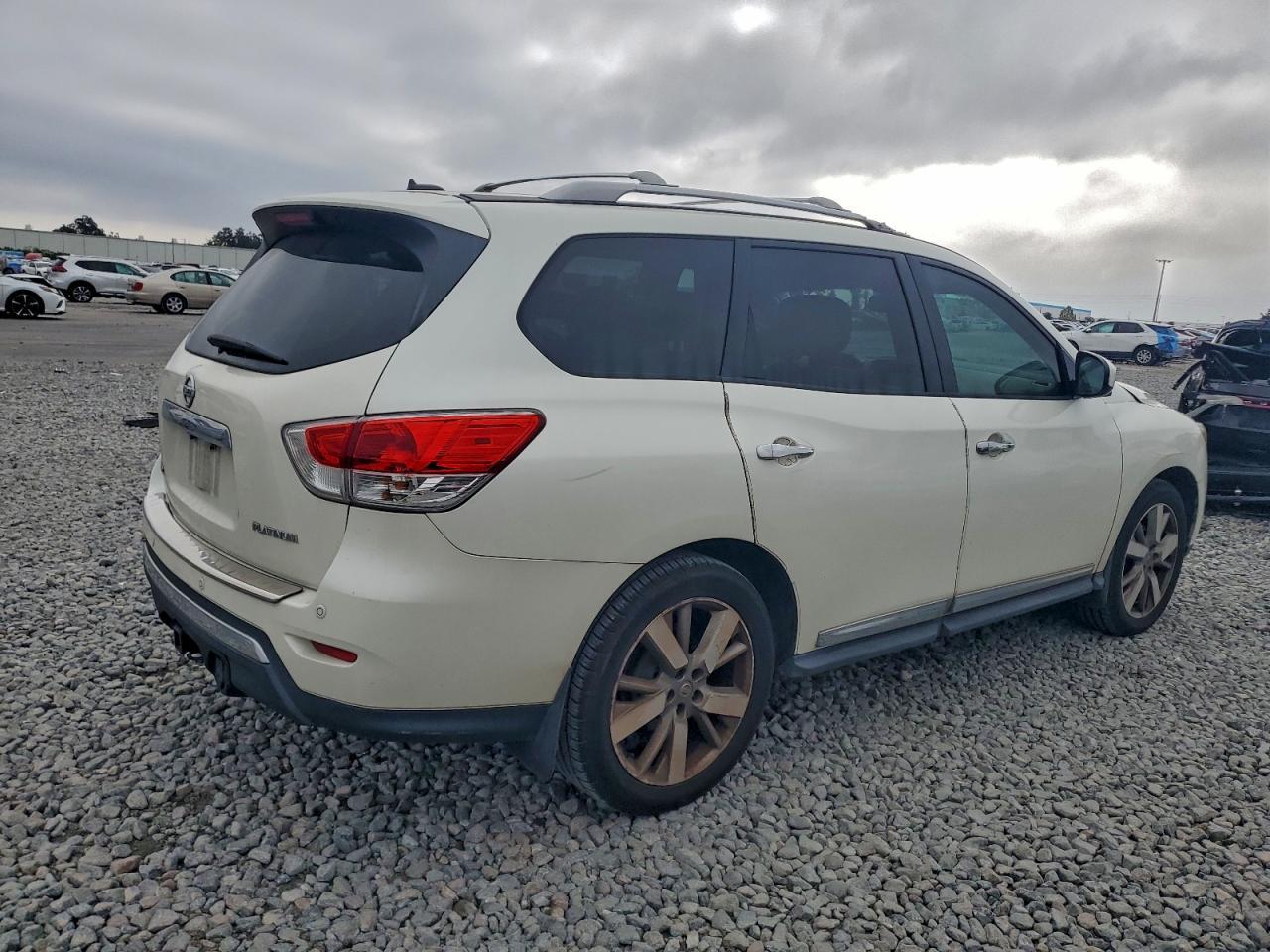 2016 Nissan Pathfinder S - Фото 3