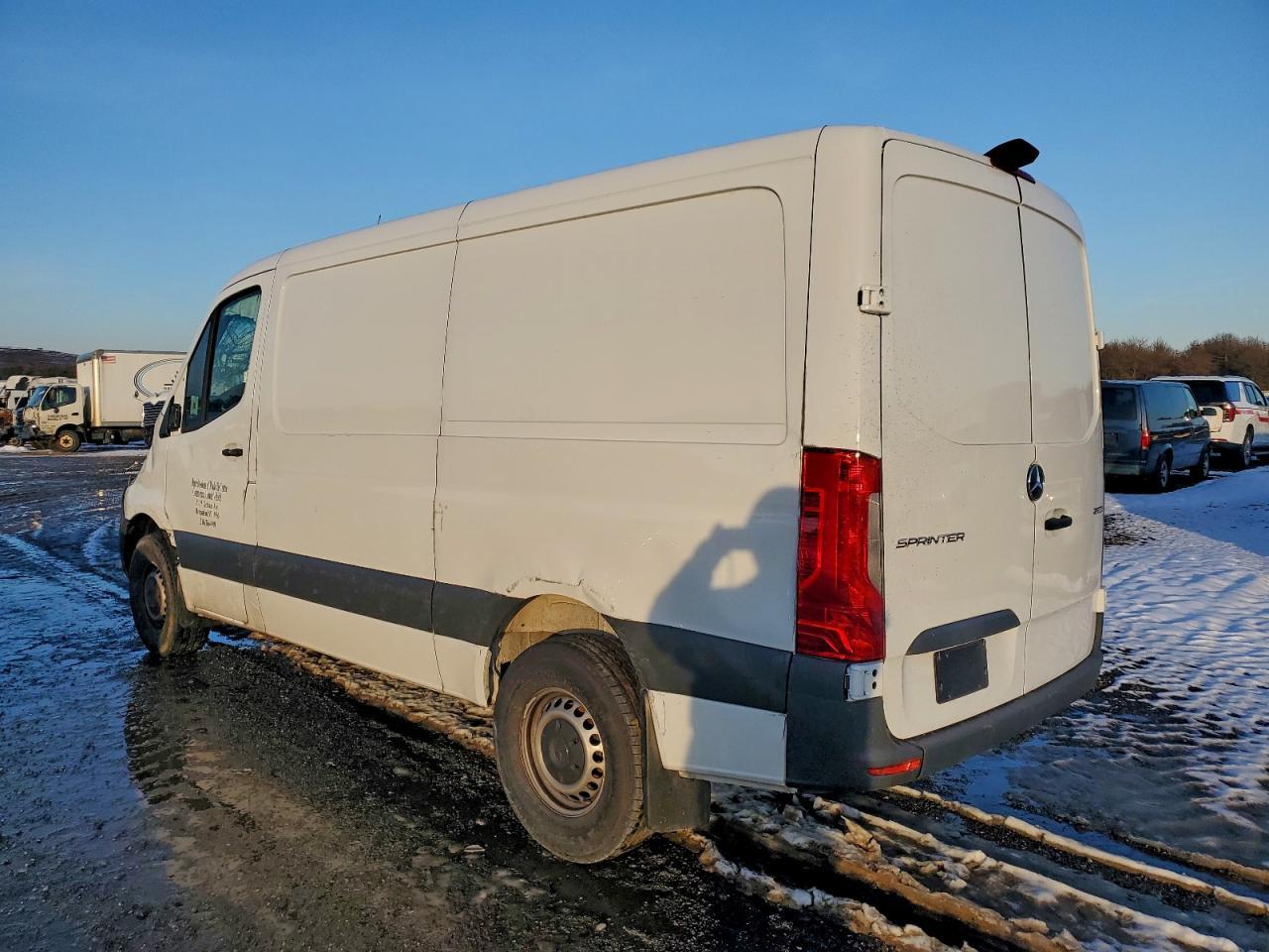 2025 Mercedes Benz Sprinter 2500 Delivery Van - Фото 2