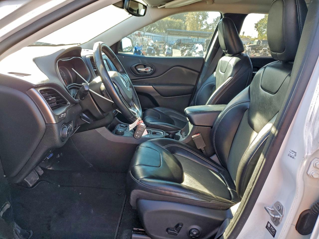 2021 Jeep Cherokee Latitude Plus - Image 7