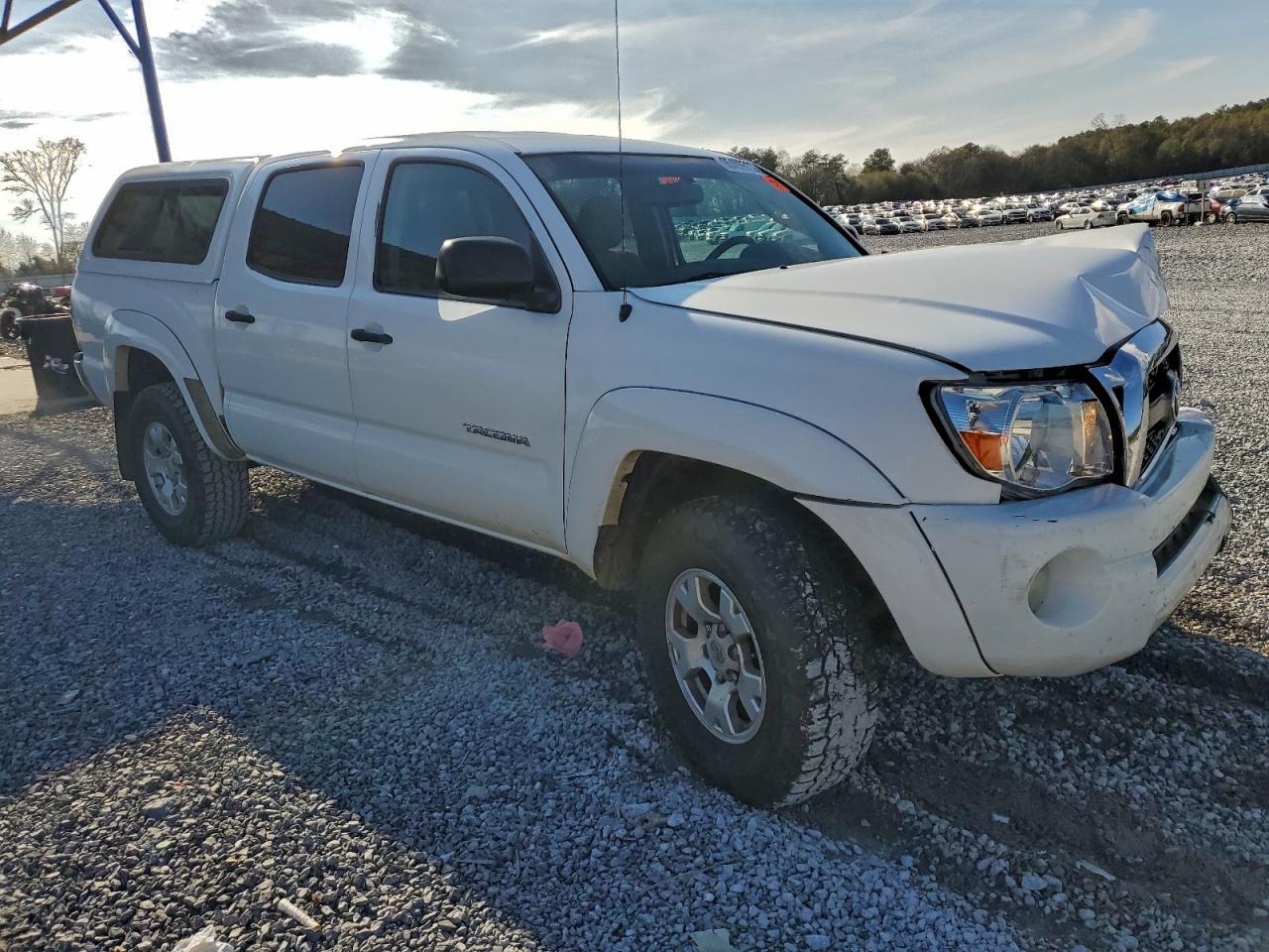 2011 Toyota Tacoma Double Cab Prerunner - Image 4