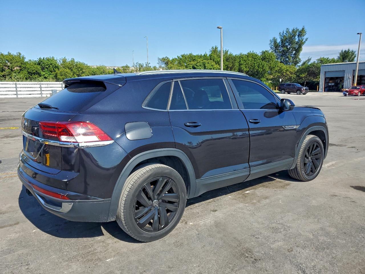 2022 Volkswagen Atlas Cross Sport Se - Фото 3