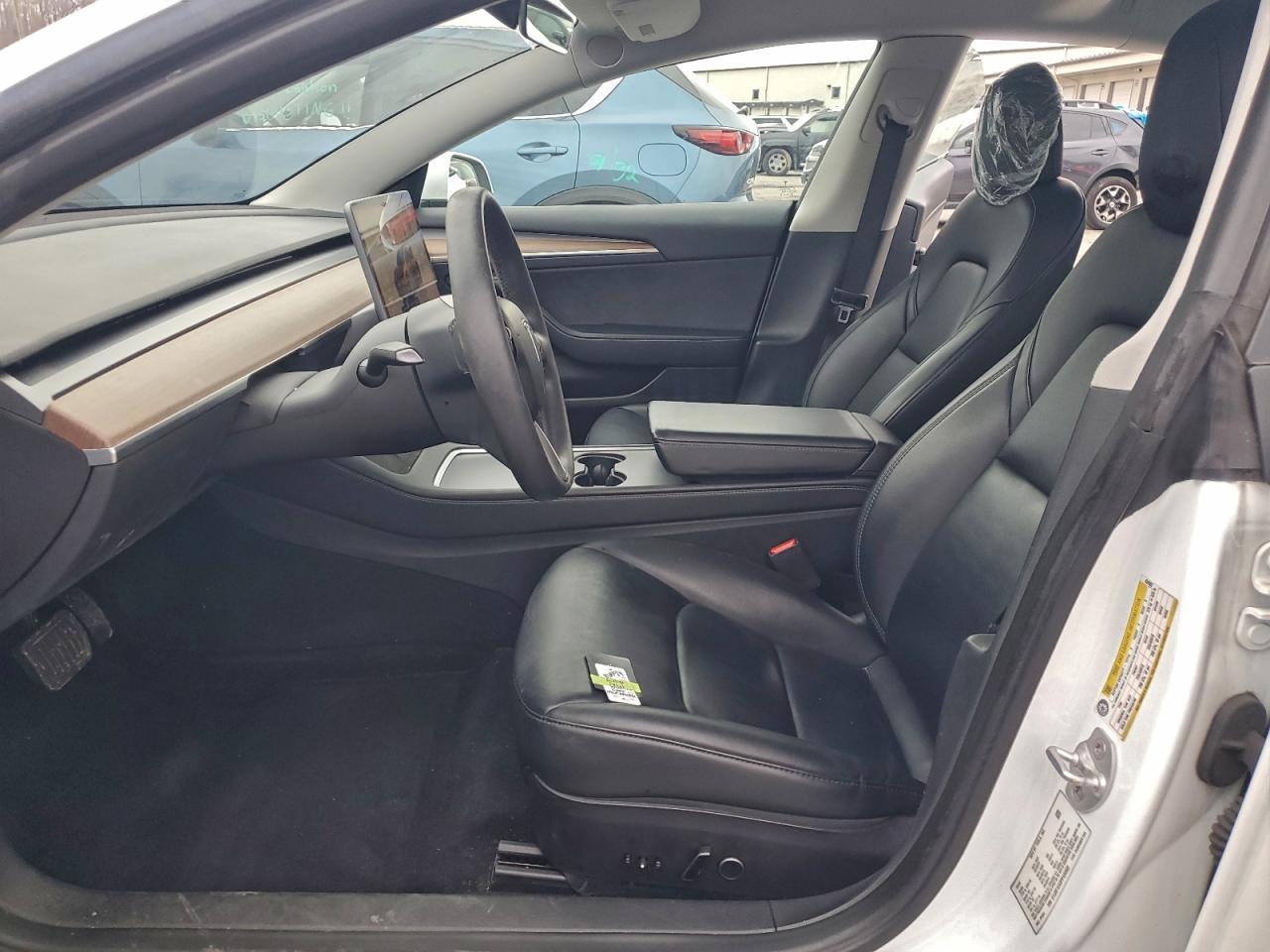 2023 Tesla Model 3 - Image 7