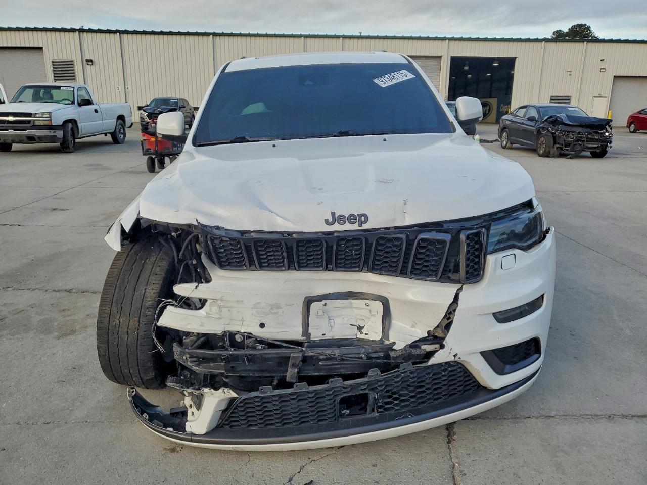 2018 Jeep Grand Cherokee Overland - Image 5