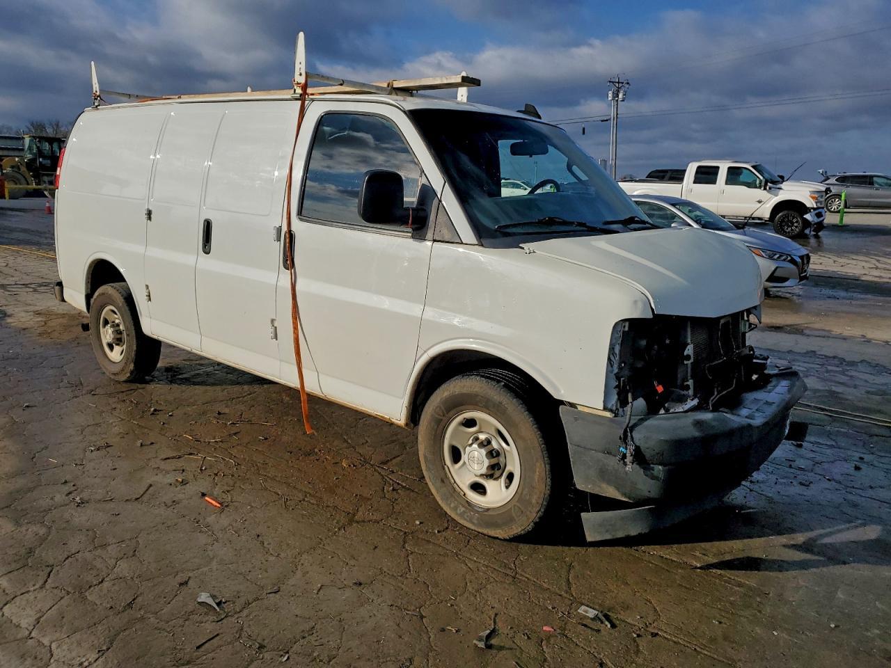 2017 Chevrolet Express G2500 - Image 4