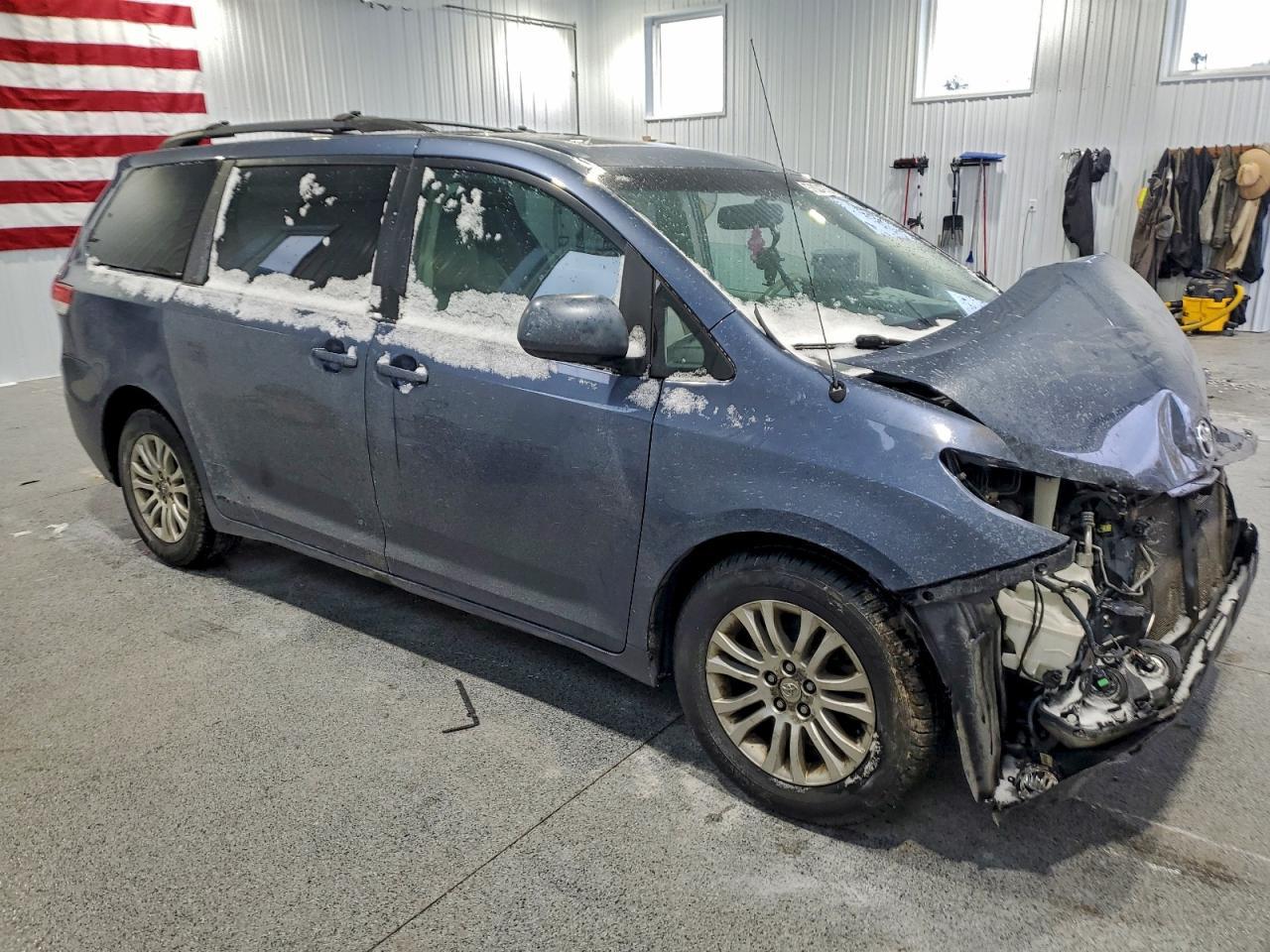 2013 Toyota Sienna Xle - Фото 4