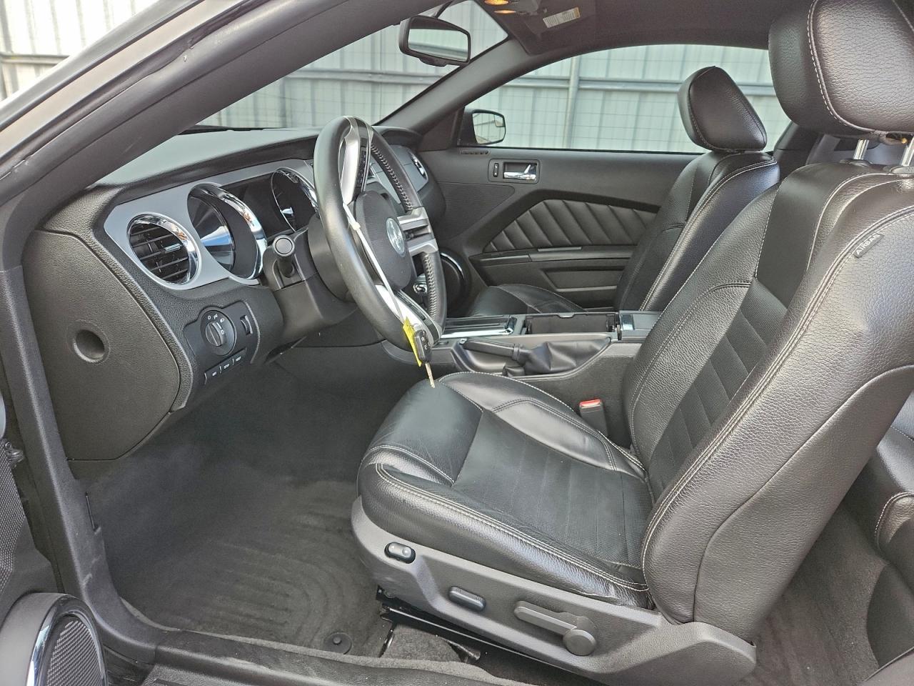 2011 Ford Mustang - Image 7