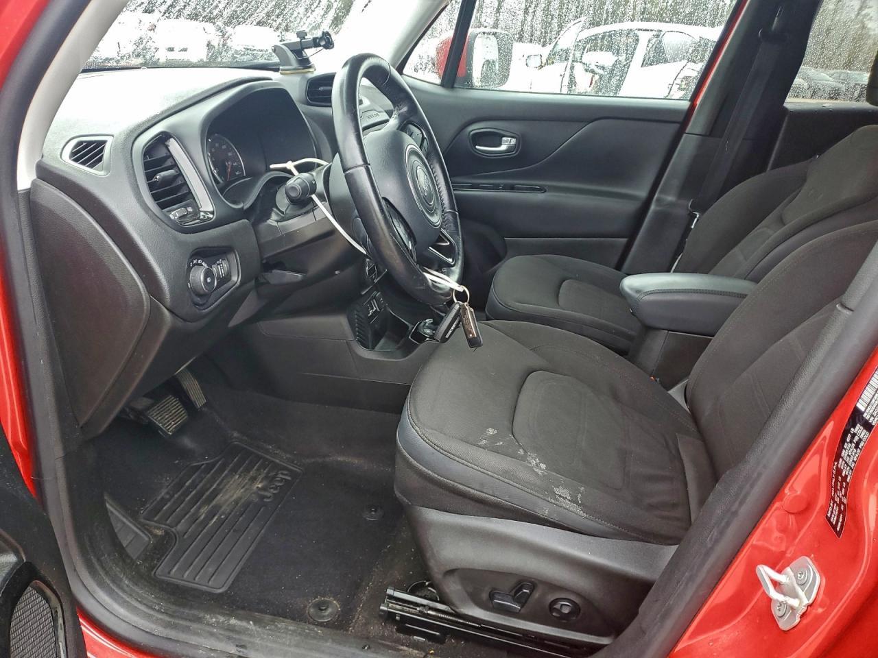 2017 Jeep Renegade Latitude - Image 7
