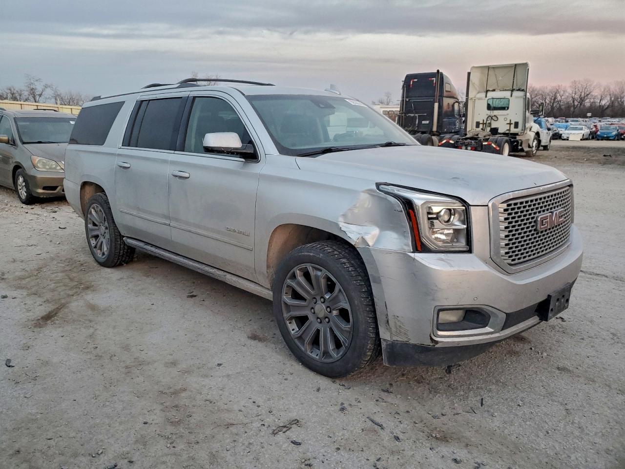 2015 GMC Yukon Xl Denali - Фото 4