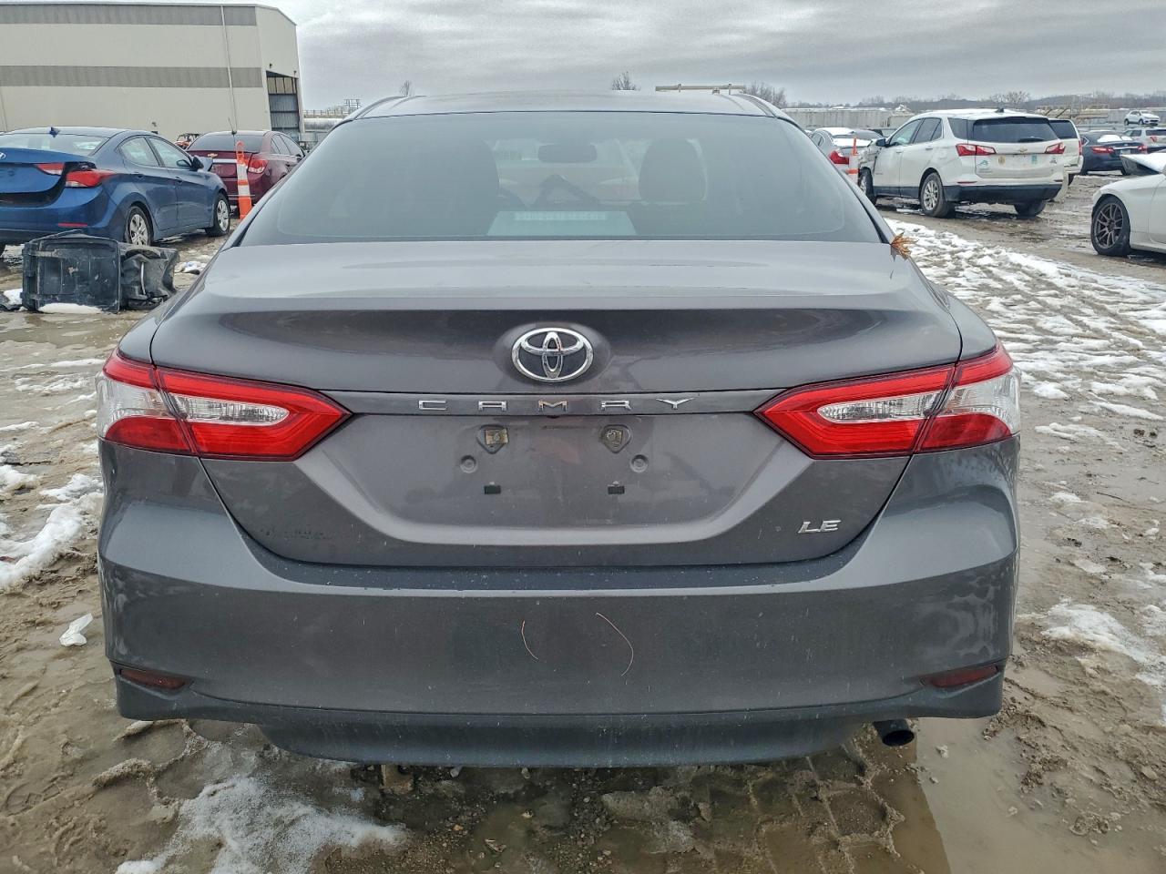 2018 Toyota Camry L - Фото 6