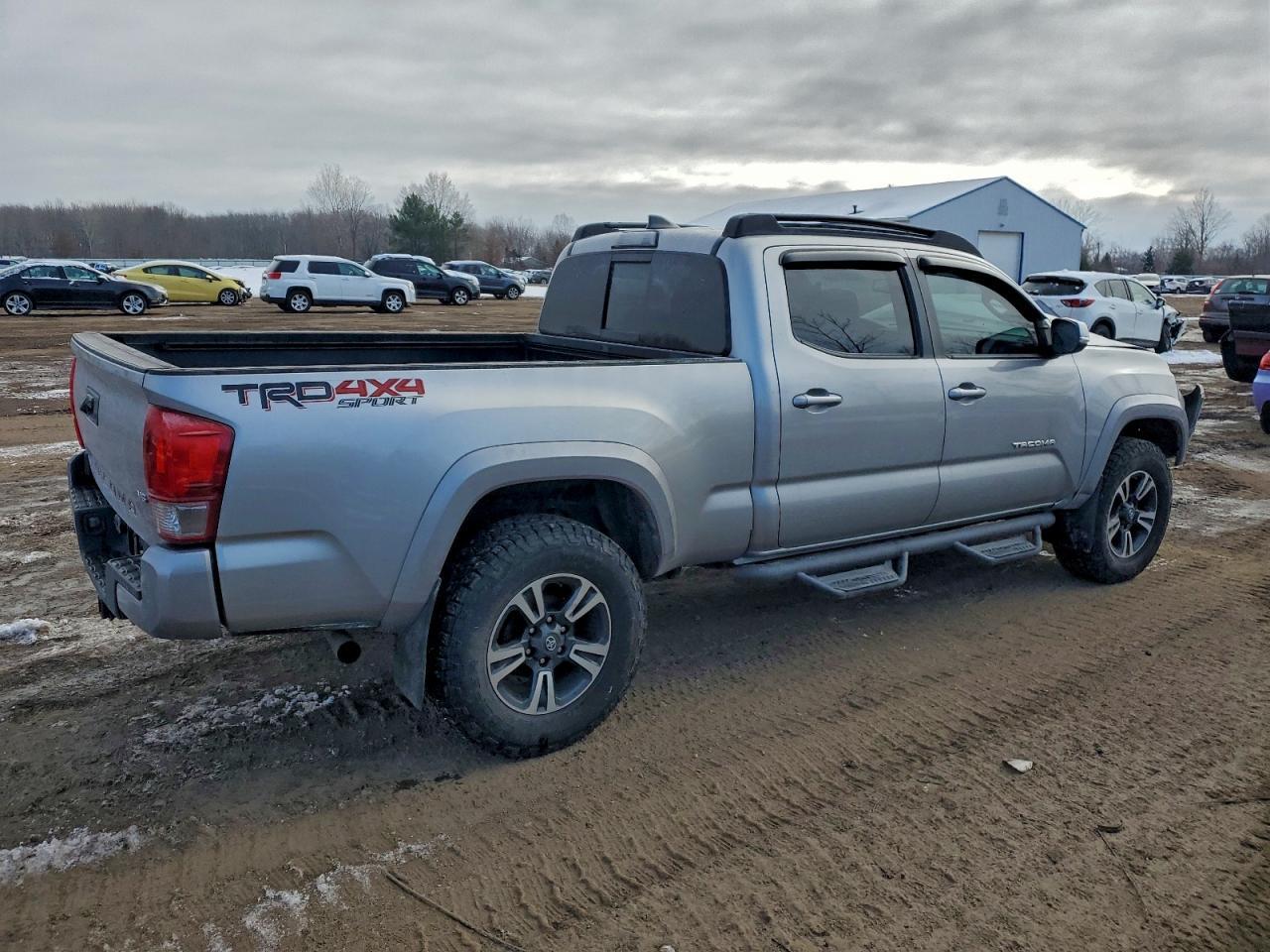 2017 Toyota Tacoma Double Cab - Фото 3