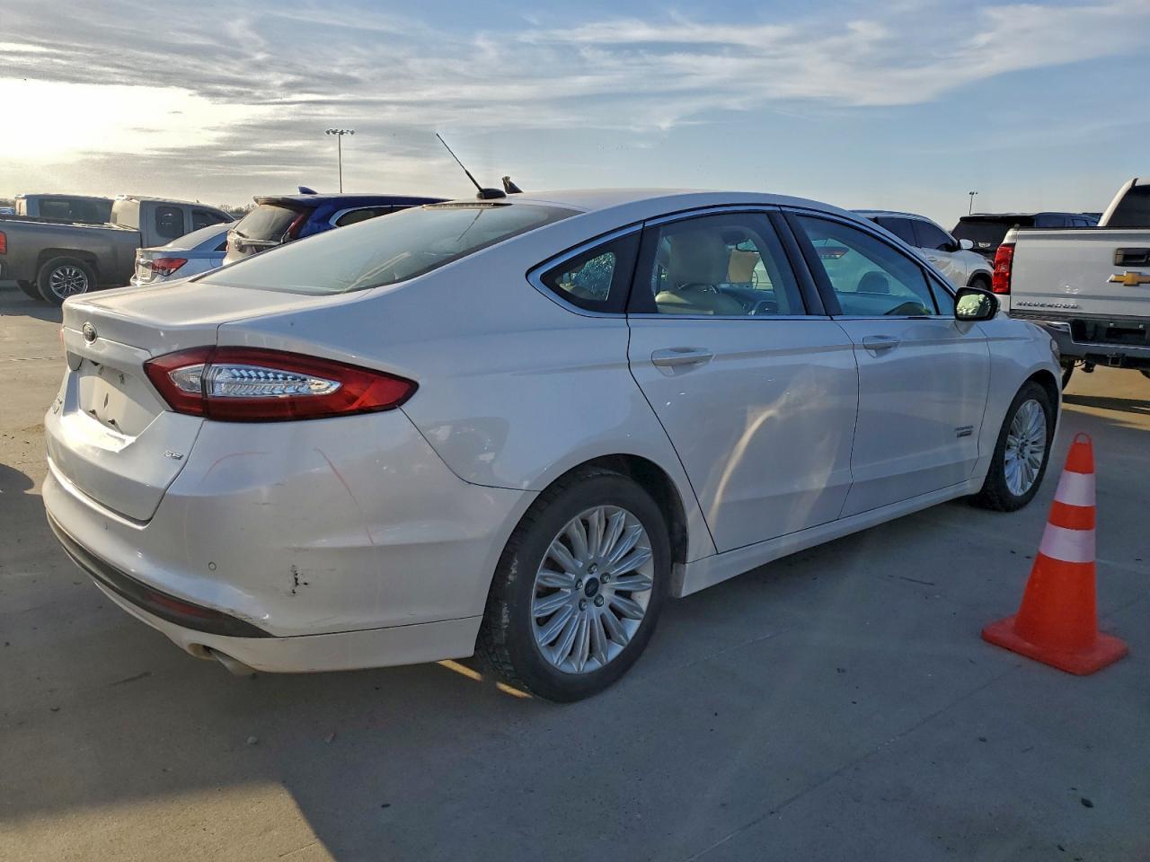 2016 Ford Fusion Se Phev - Image 3