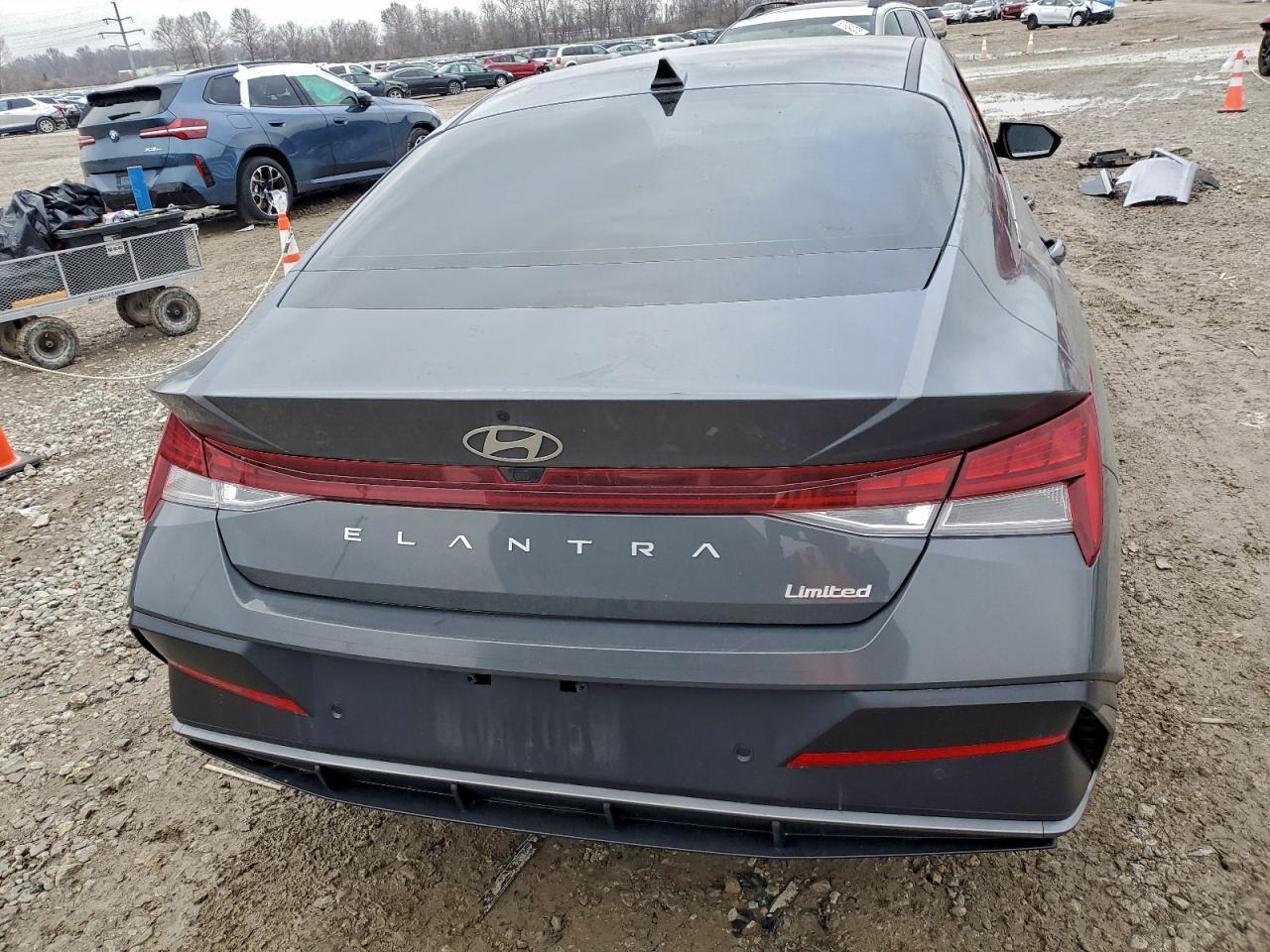 2024 Hyundai Elantra Limited - Image 6