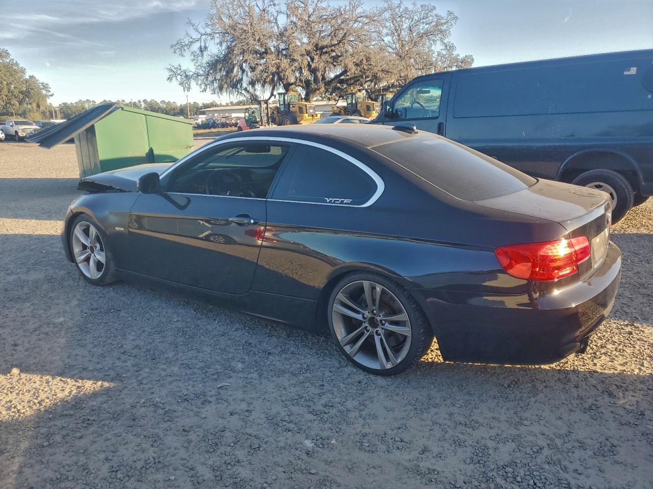 2012 BMW 335 Xi - Image 2