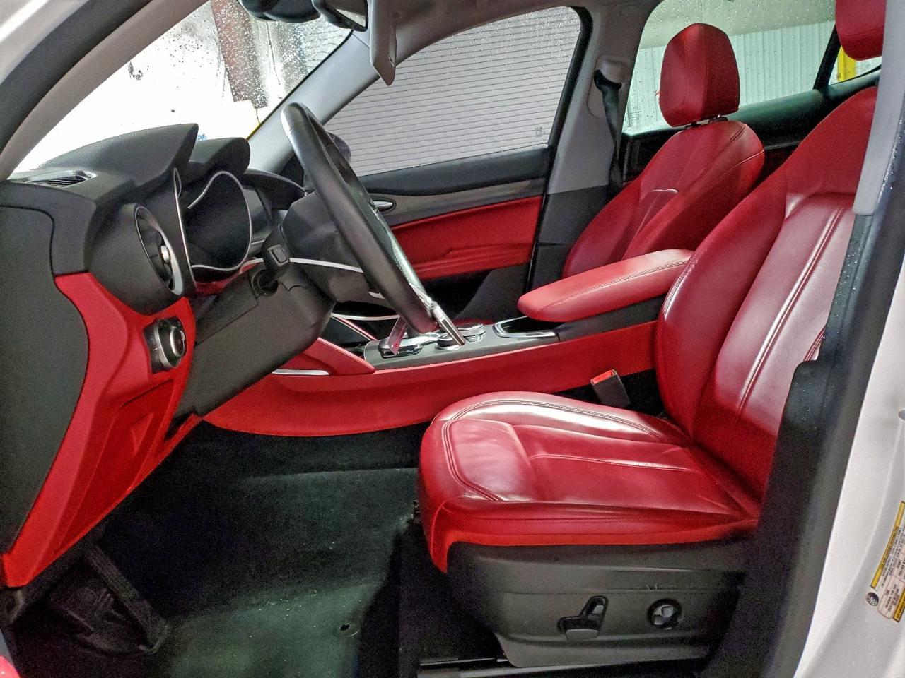 2021 Alfa Romeo Stelvio Ti - Image 7