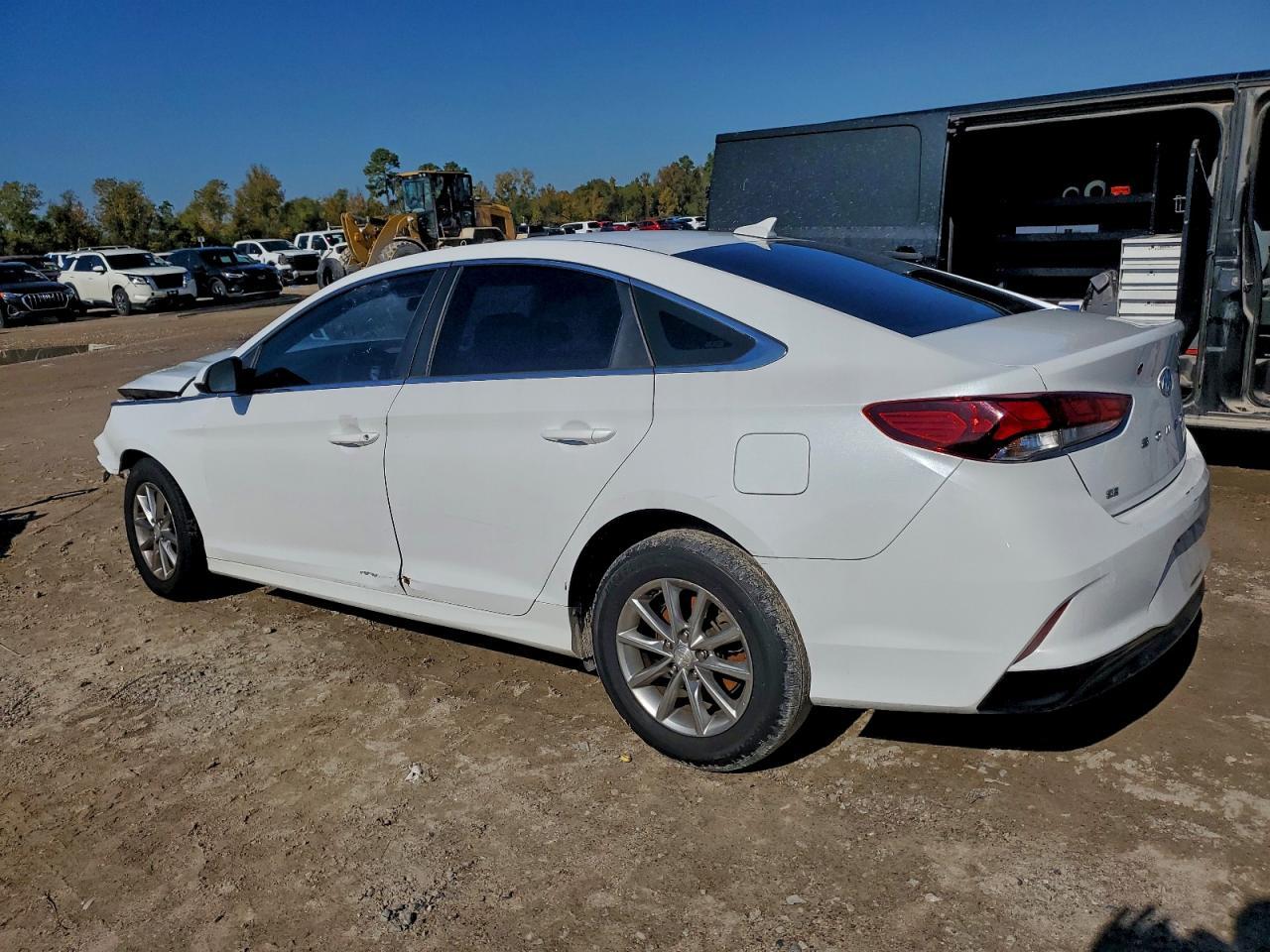 2018 Hyundai Sonata Se - Image 2