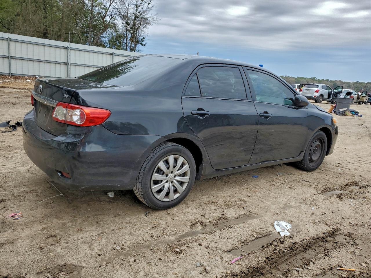 2012 Toyota Corolla Base - Фото 3