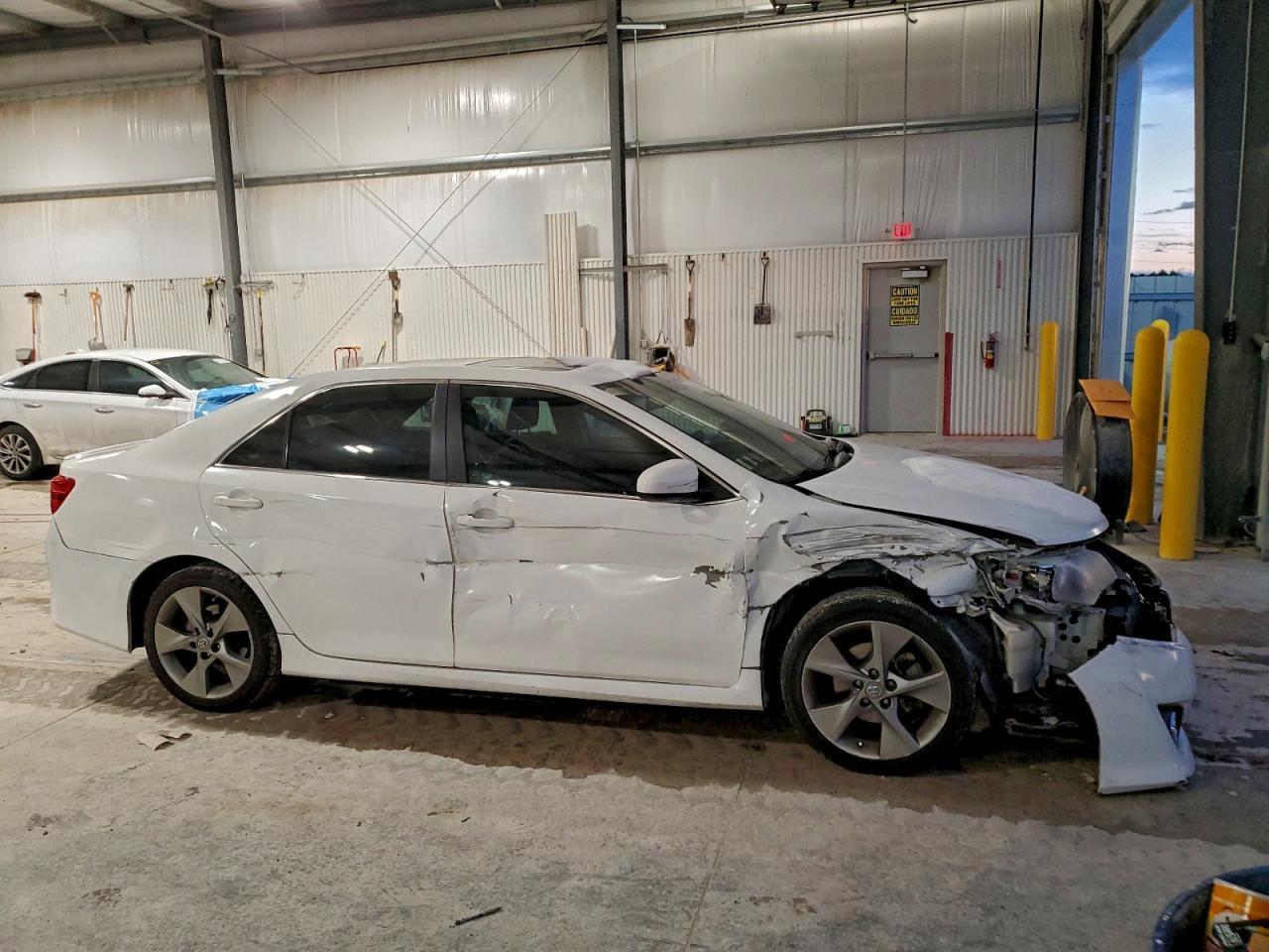2012 Toyota Camry Se - Image 4