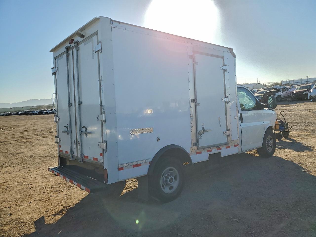 2023 GMC Savana-Cutaway Delivery Truck - Image 3