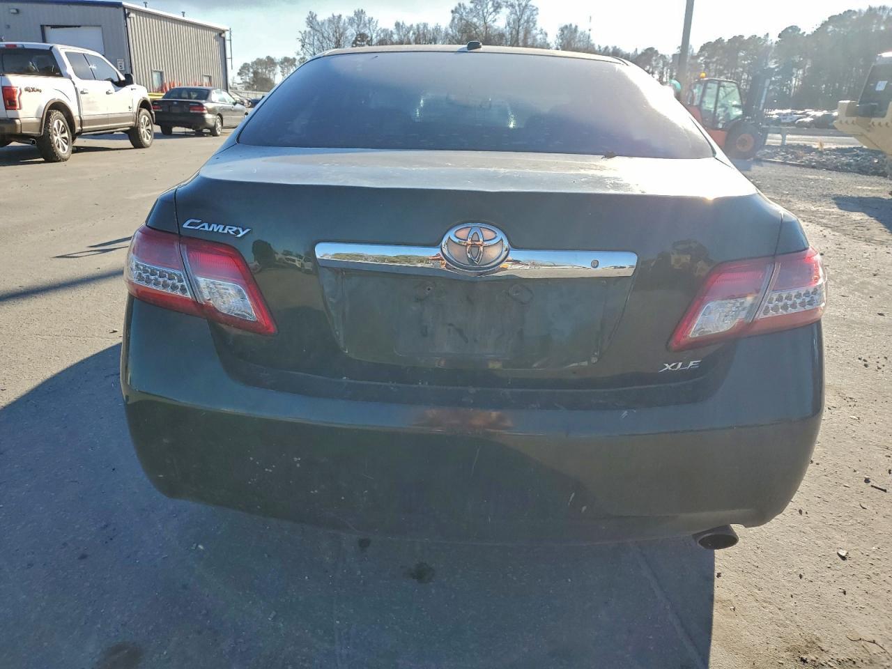 2011 Toyota Camry - Image 6
