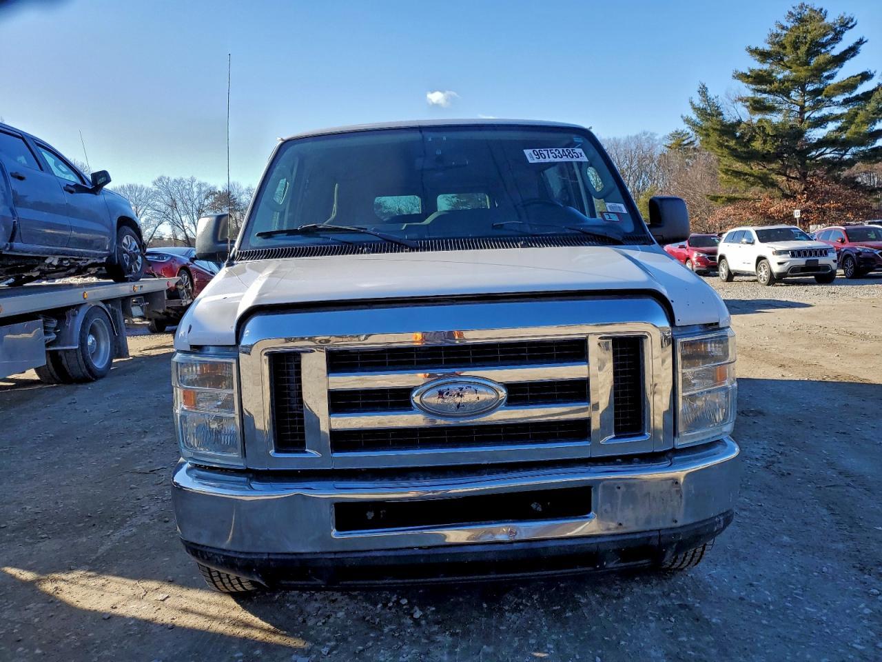 2014 Ford Econoline E350 Super Duty Wagon - Фото 5