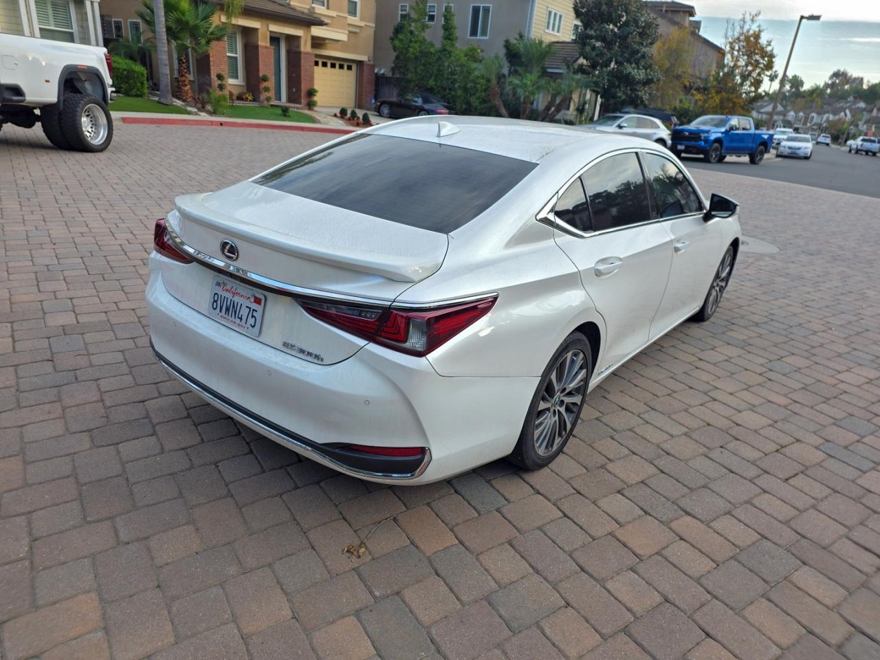 2021 Lexus Es 300H - Фото 4