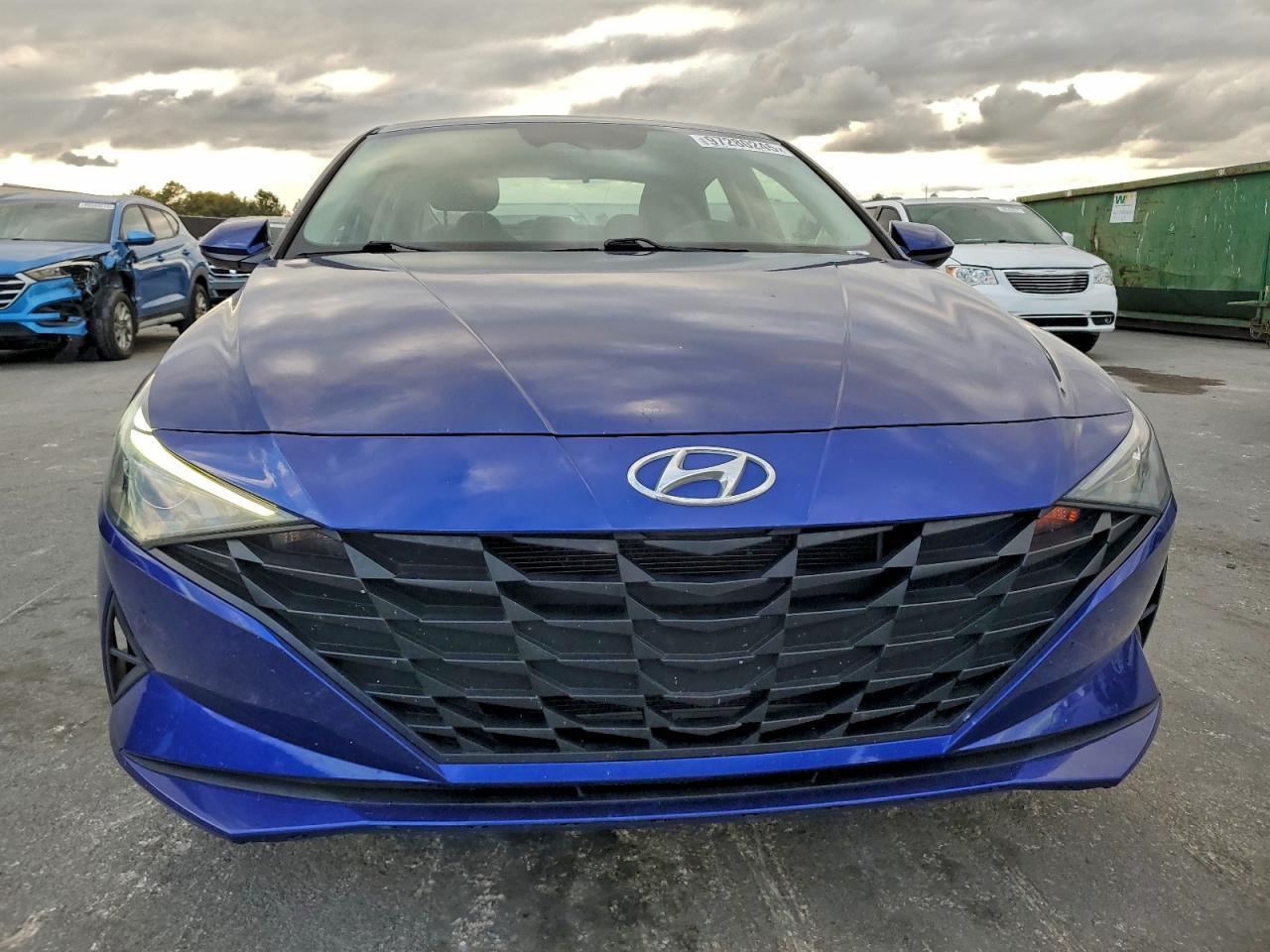 2021 Hyundai Elantra Se - Фото 5