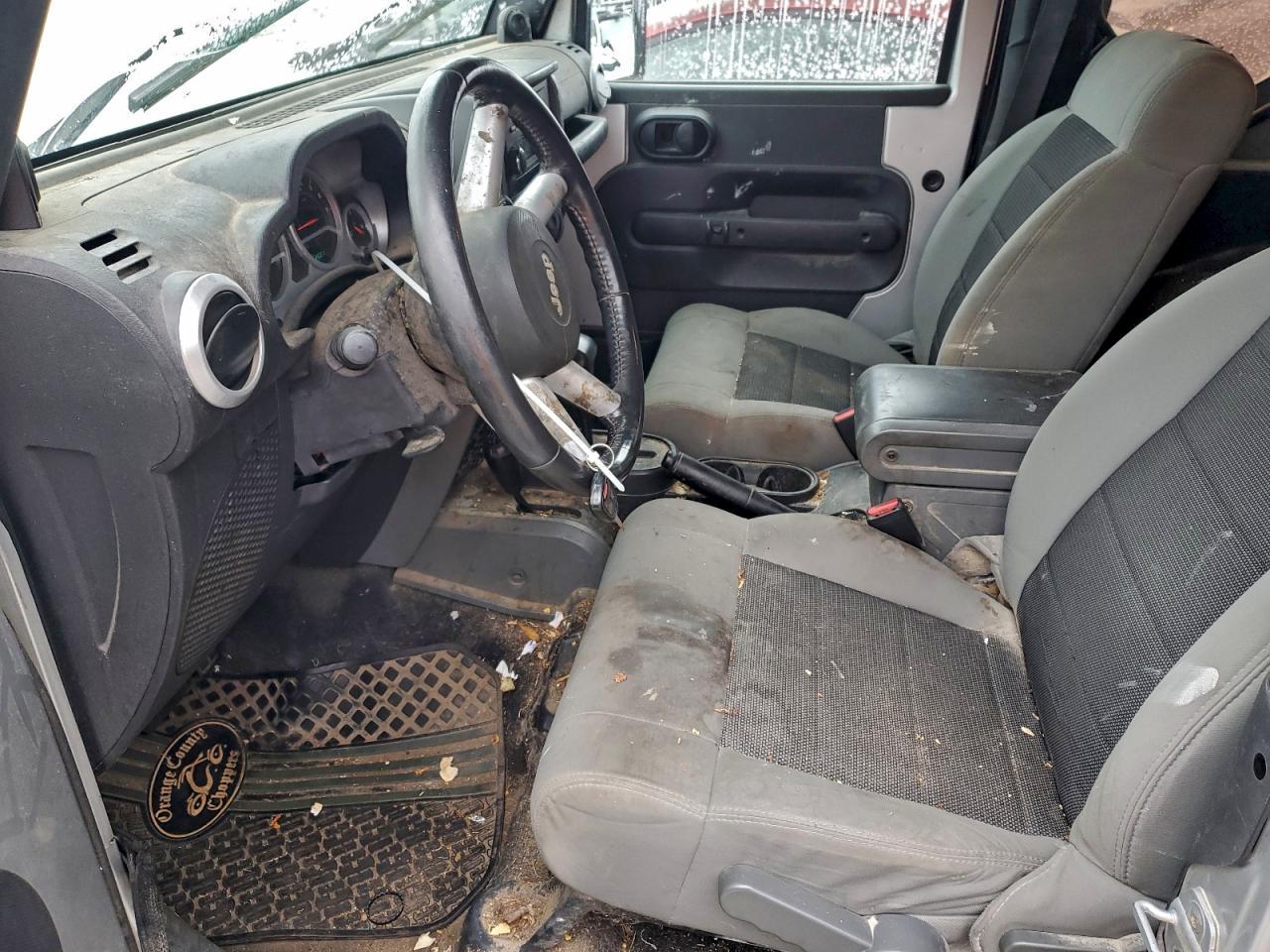 2010 Jeep Wrangler Sahara - Фото 7