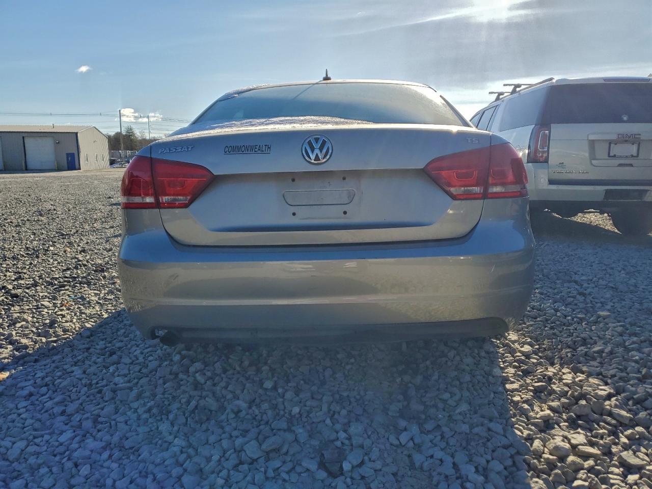 2014 Volkswagen Passat S - Фото 6