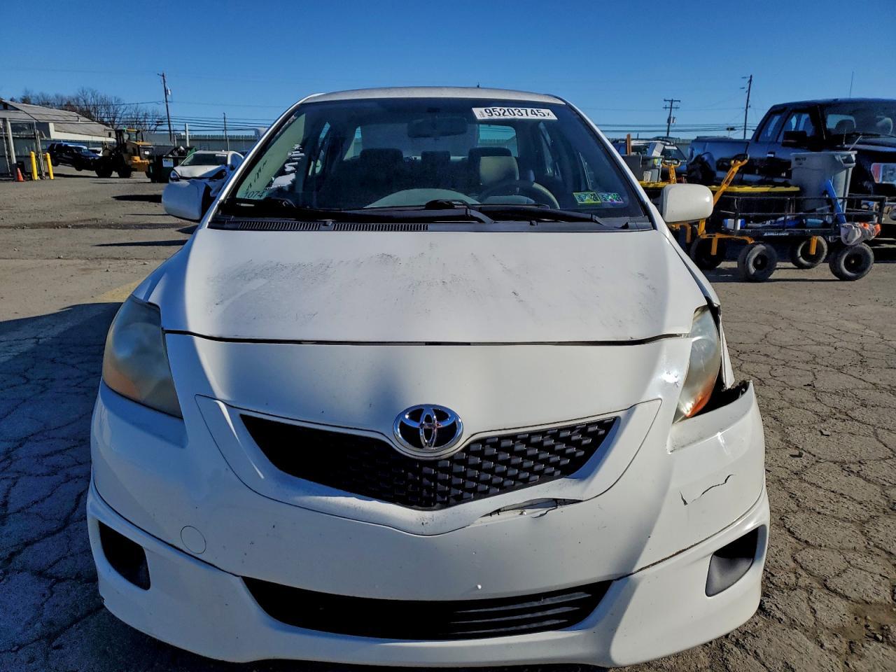 2009 Toyota Yaris - Image 5