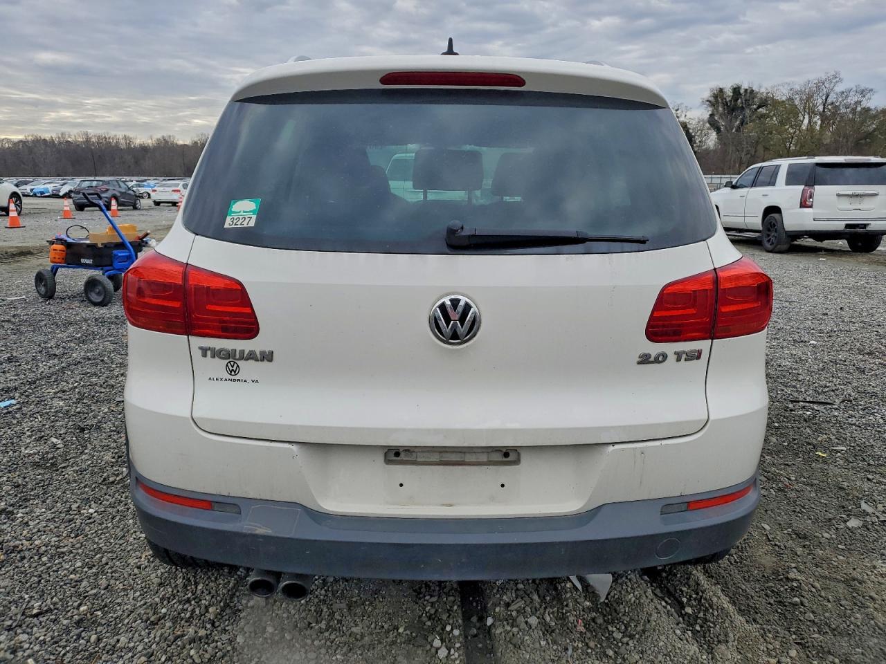 2013 Volkswagen Tiguan S - Image 6