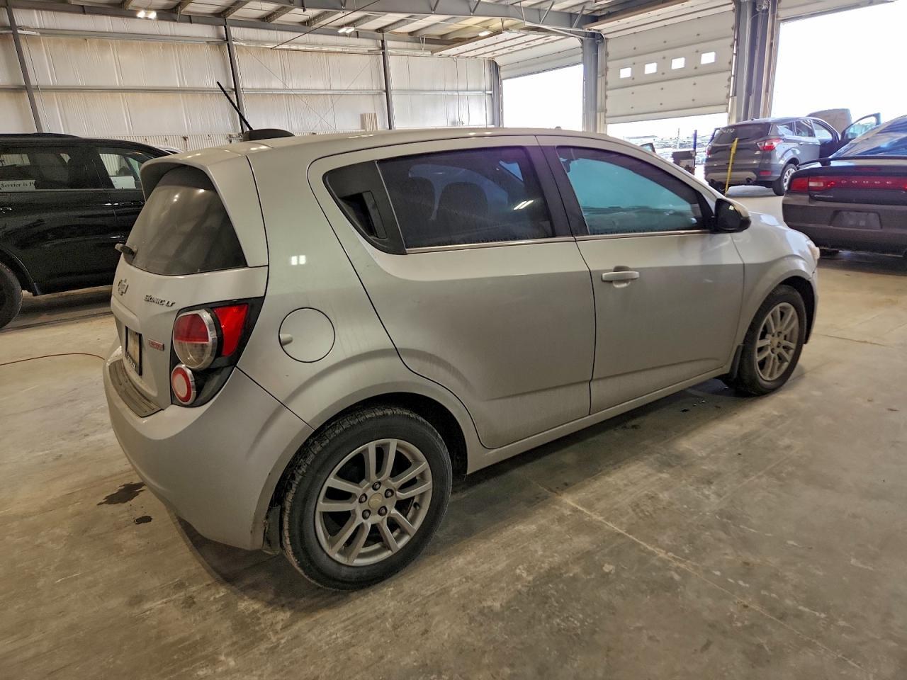2016 Chevrolet Sonic Lt - Image 3