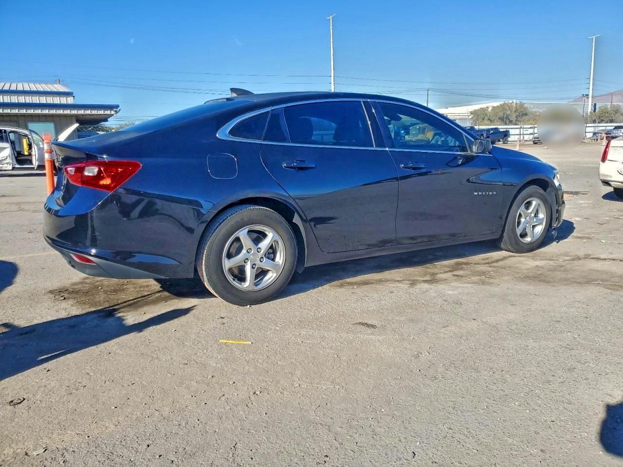 2017 Chevrolet Malibu Ls - Фото 3