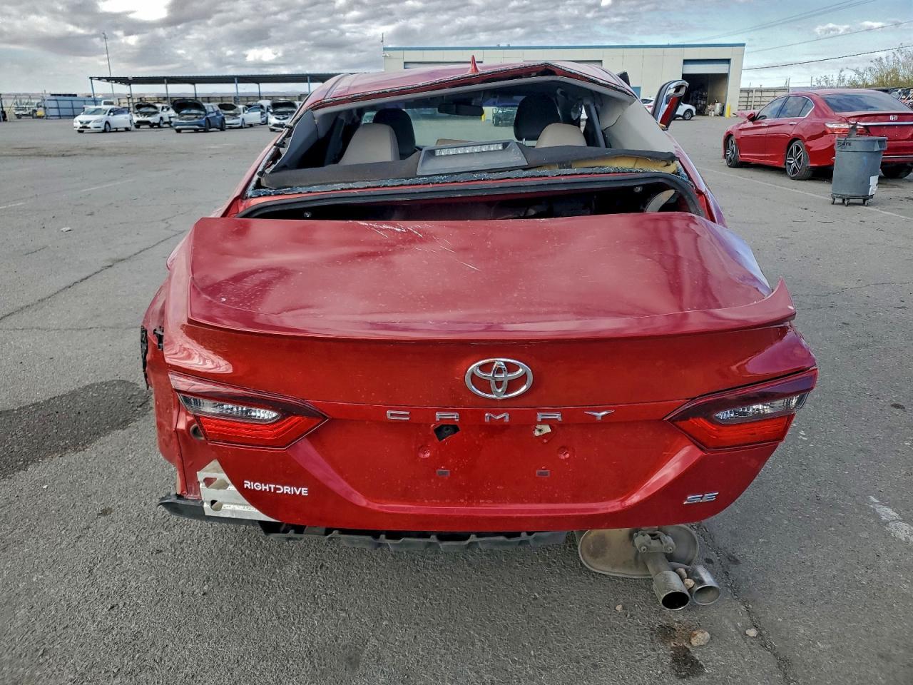 2021 Toyota Camry Se - Фото 6