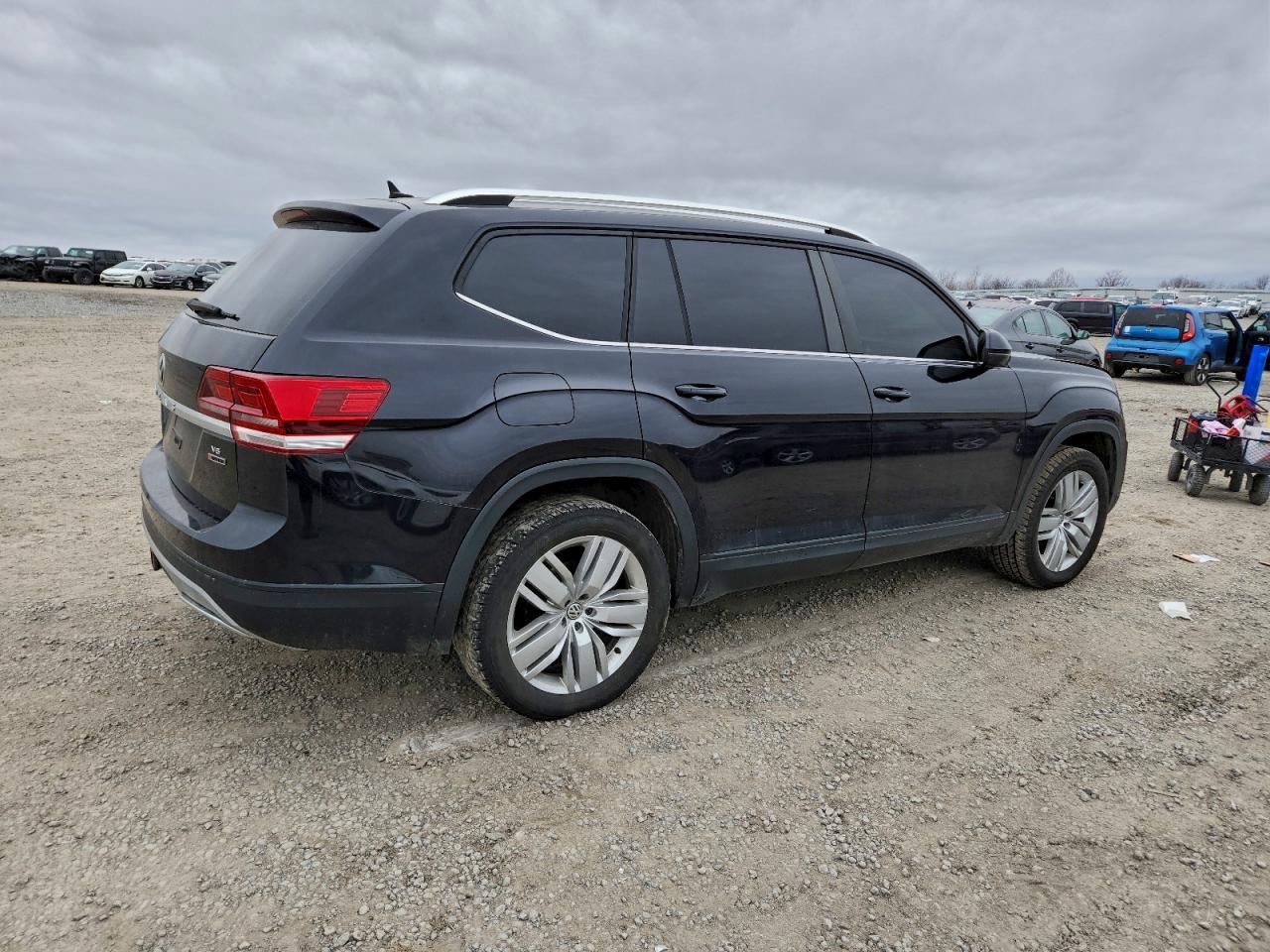 2019 Volkswagen Atlas Se - Фото 3