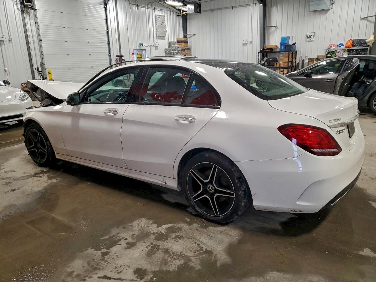 2020 Mercedes-Benz C 300 4Matic - Фото 2